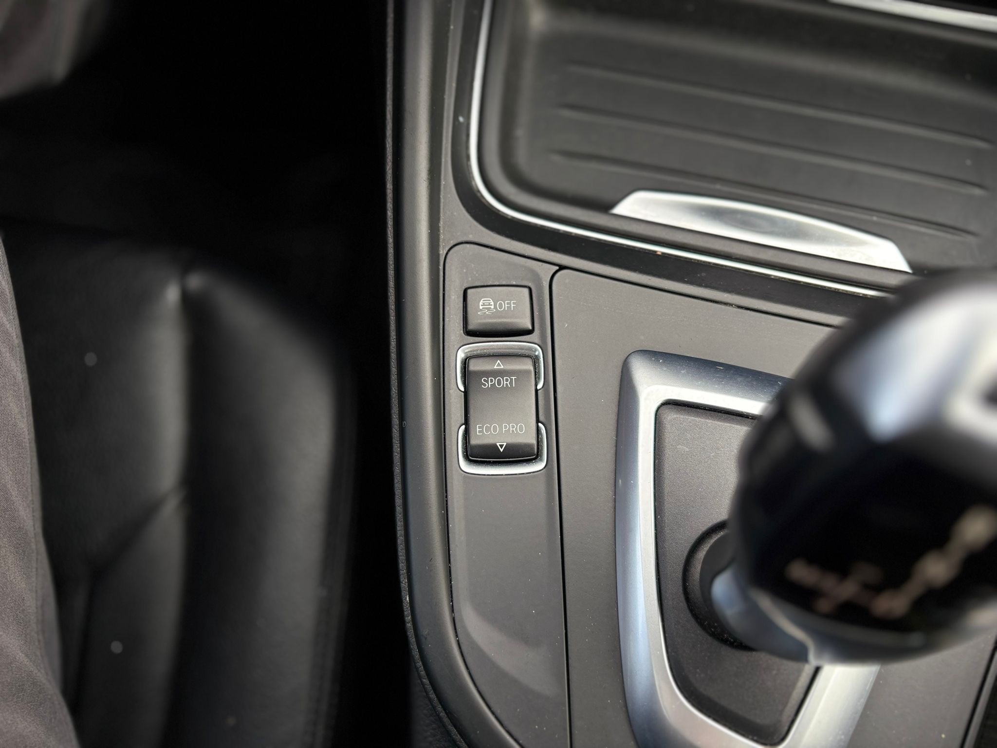 /canwestautoinc/2012-BMW-3-Series-7121706894326068.jpg