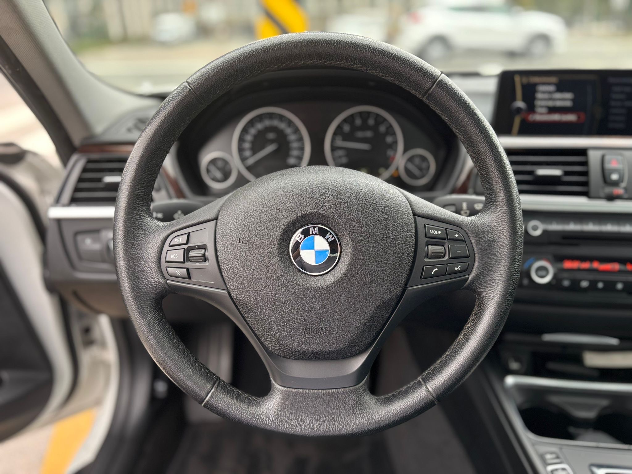 /canwestautoinc/2012-BMW-3Series-05557809125999946.jpg
