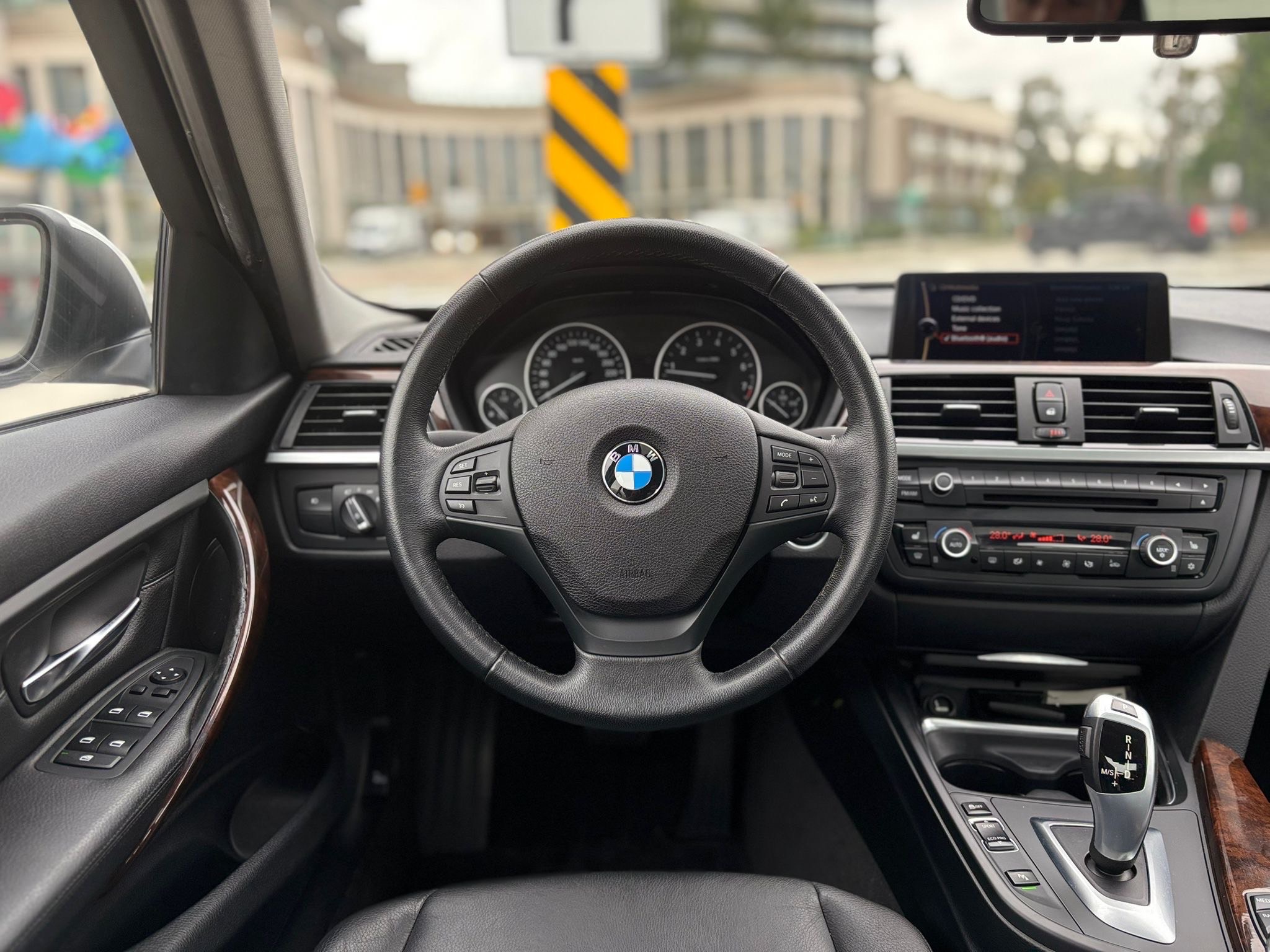 /canwestautoinc/2012-BMW-3Series-1271254527714345.jpg