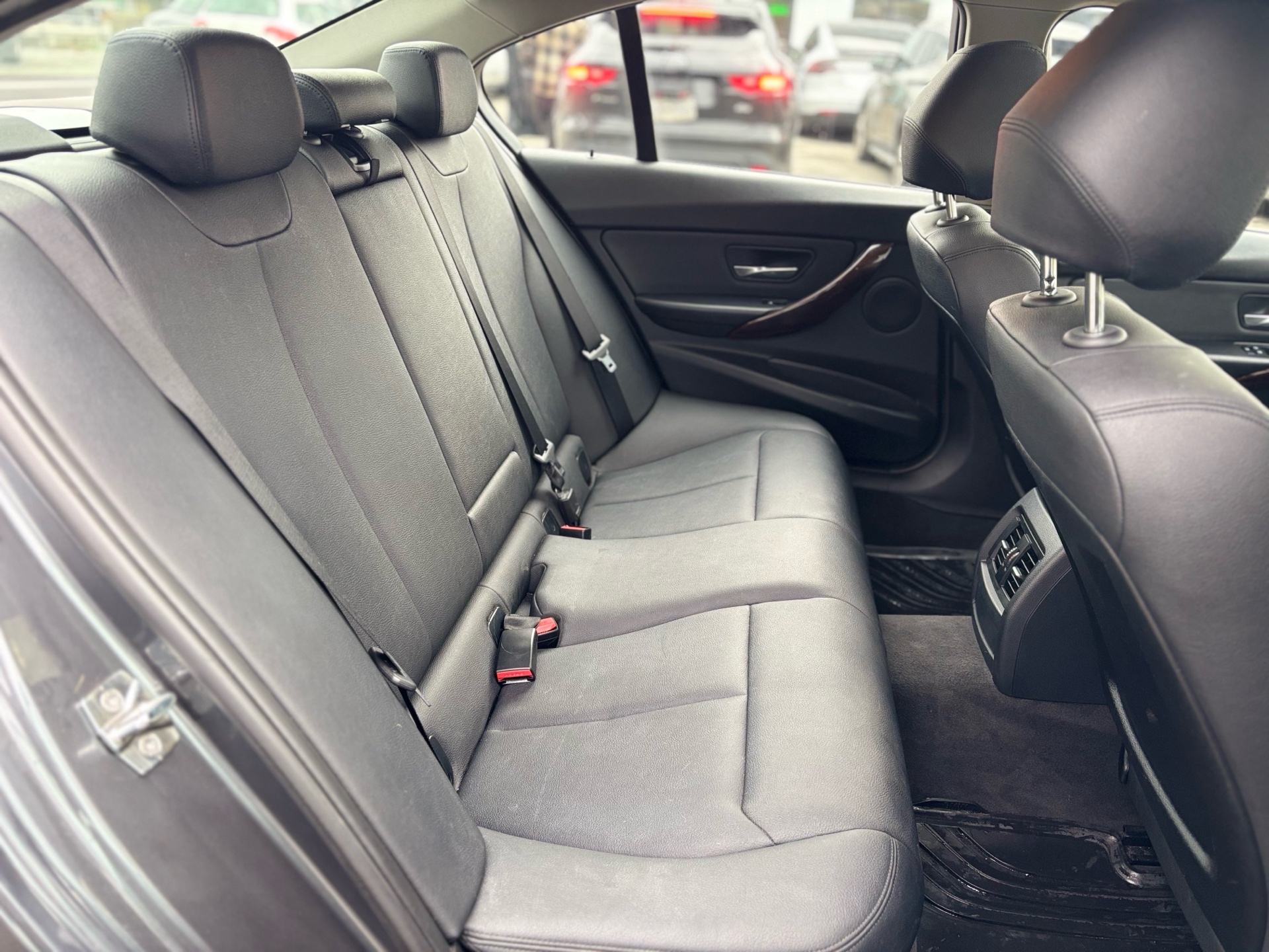 /canwestautoinc/2012-BMW-3Series-2953348075007245.jpg