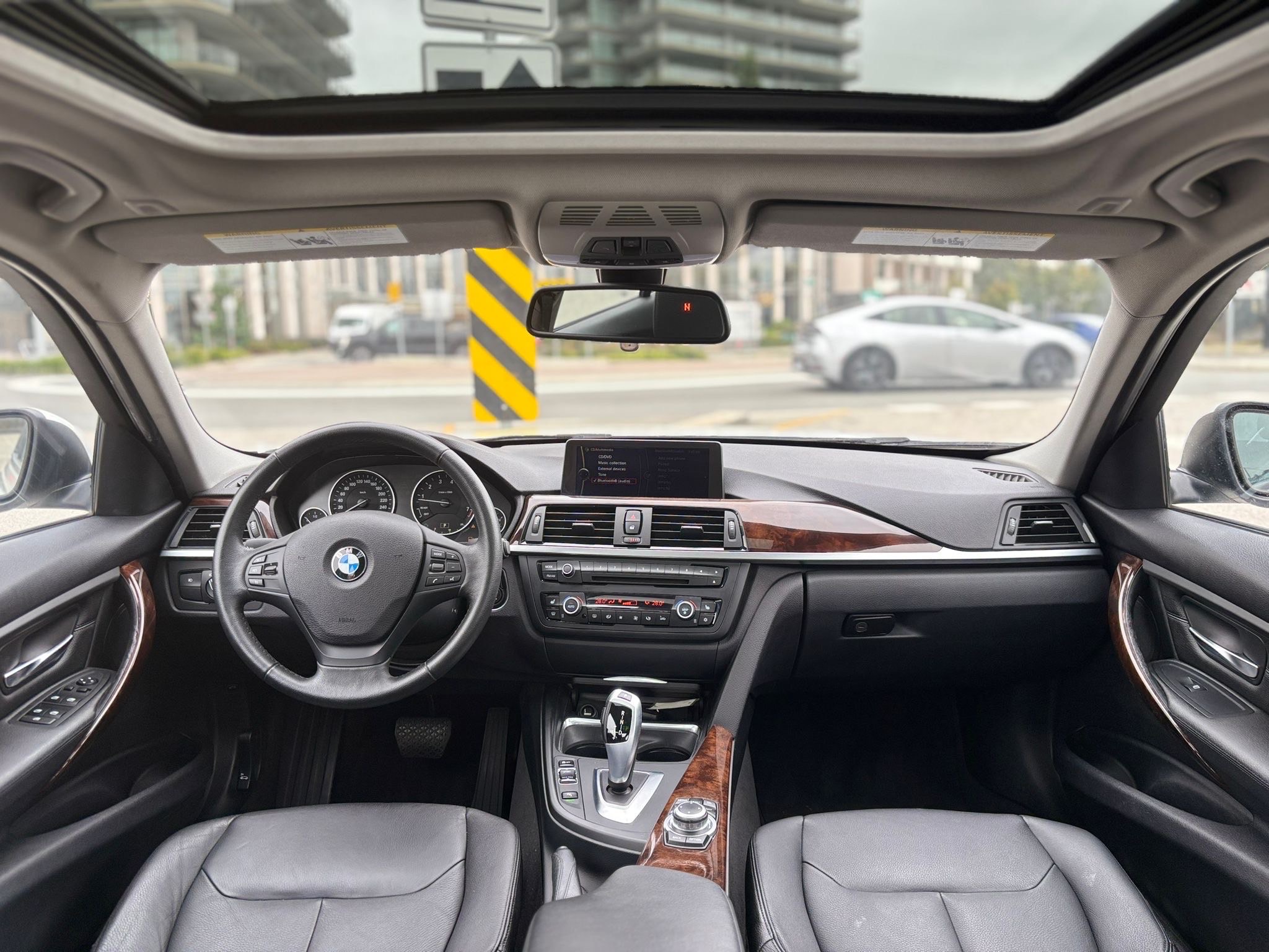 /canwestautoinc/2012-BMW-3Series-6042110232564077.jpg
