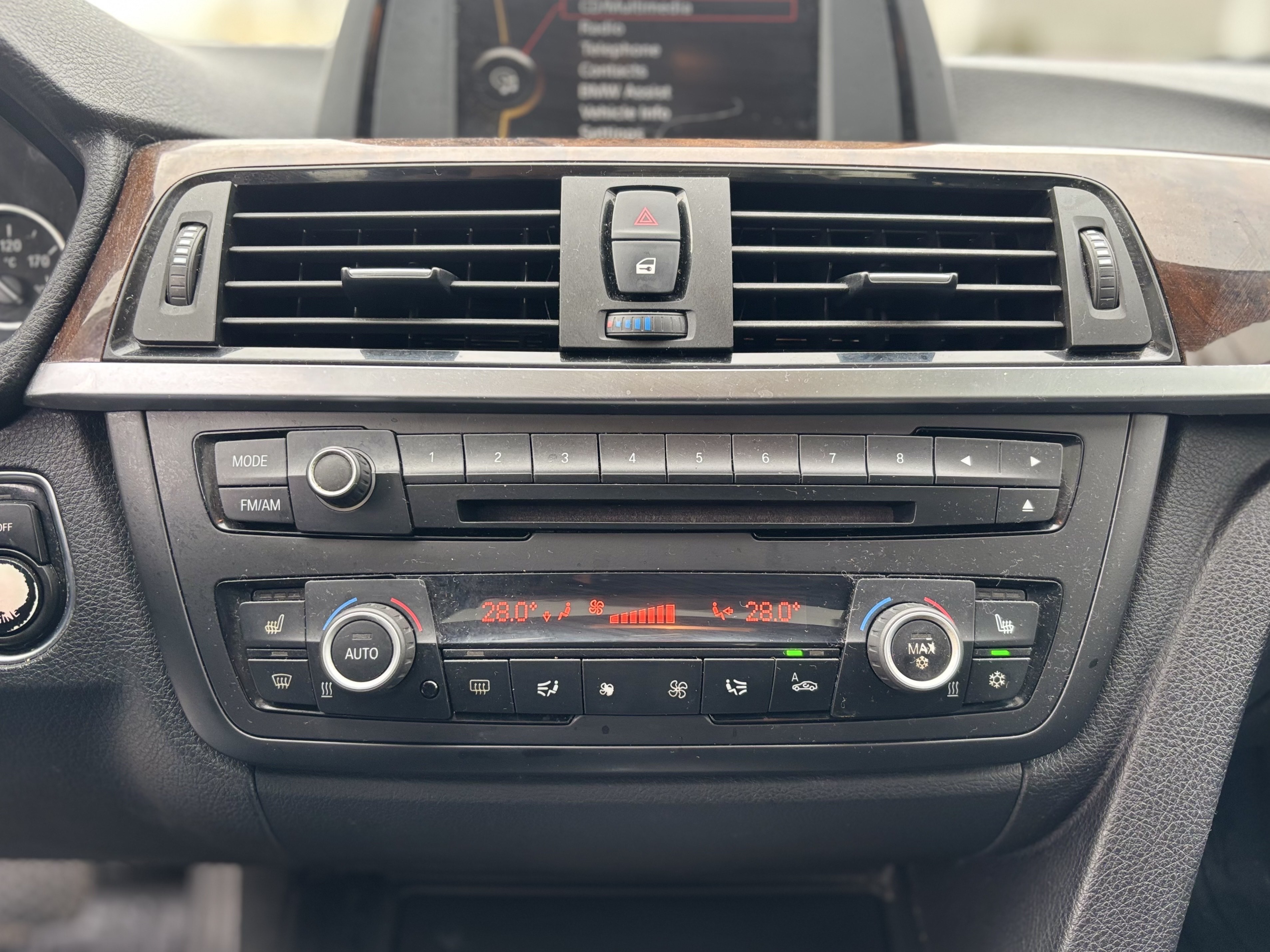 /canwestautoinc/2012-BMW-3Series-6881050240395636.jpg