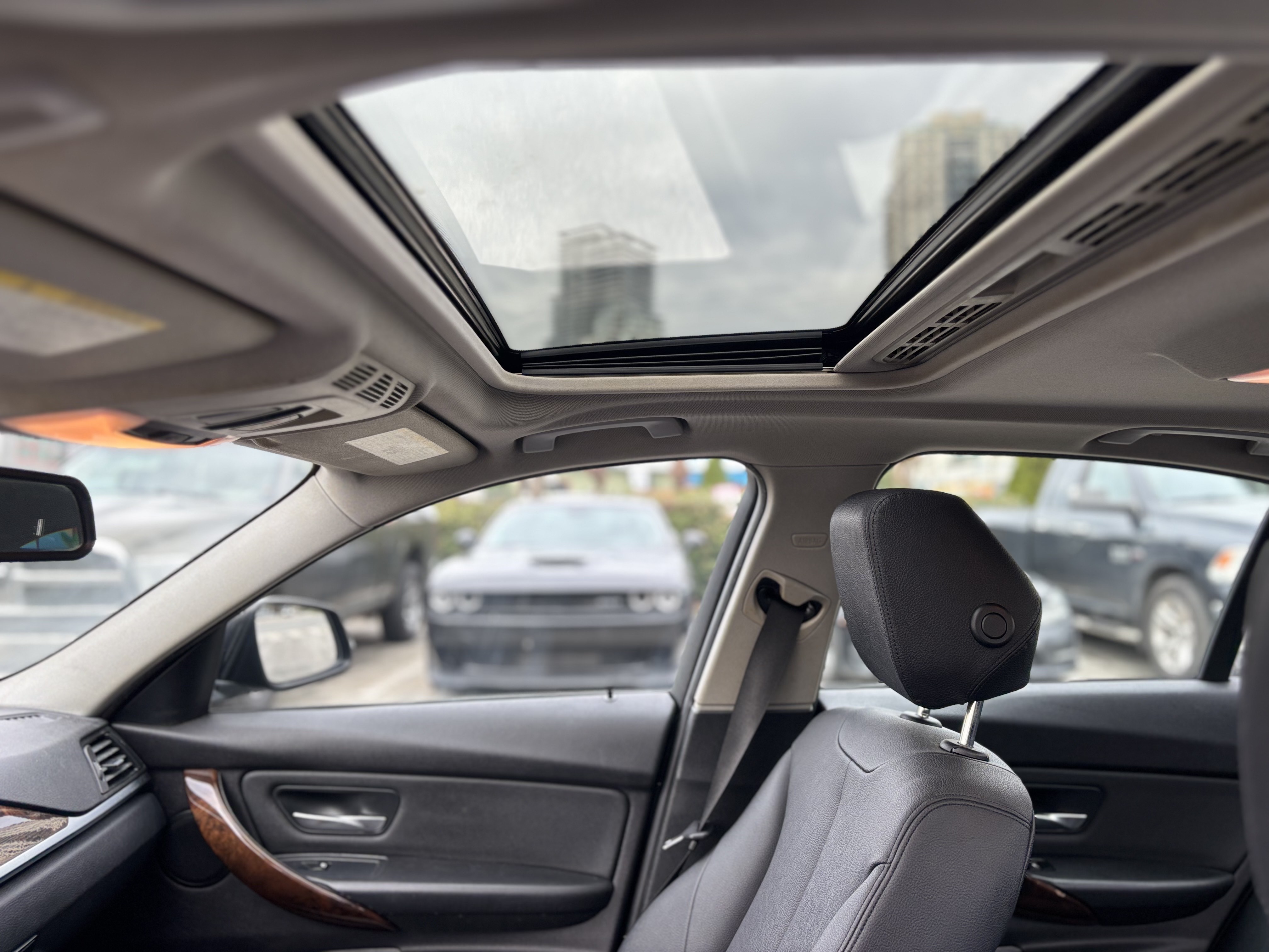 /canwestautoinc/2012-BMW-3Series-7700799238812701.jpg