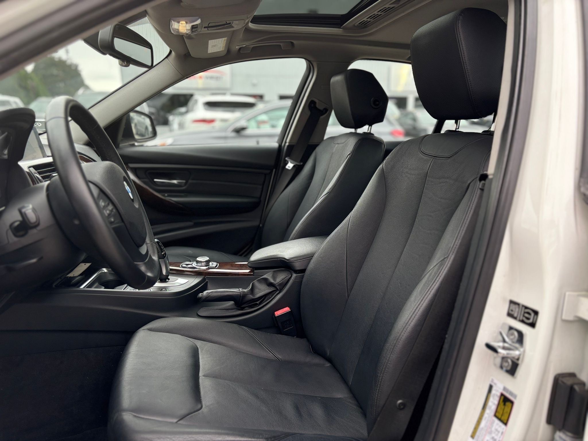 /canwestautoinc/2012-BMW-3Series-9923663980793598.jpg