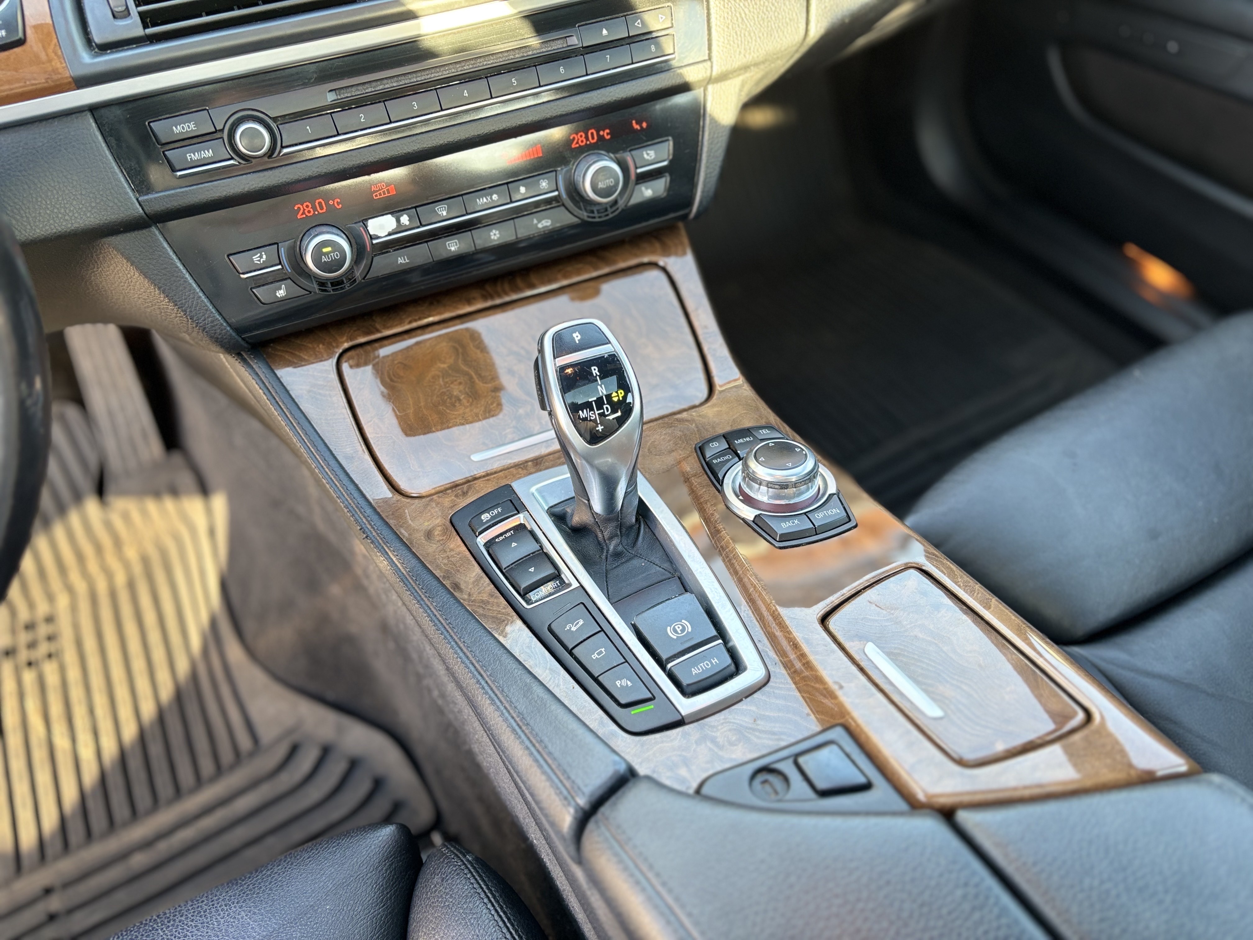 /canwestautoinc/2012-BMW-5Series-09659193356921092.jpg