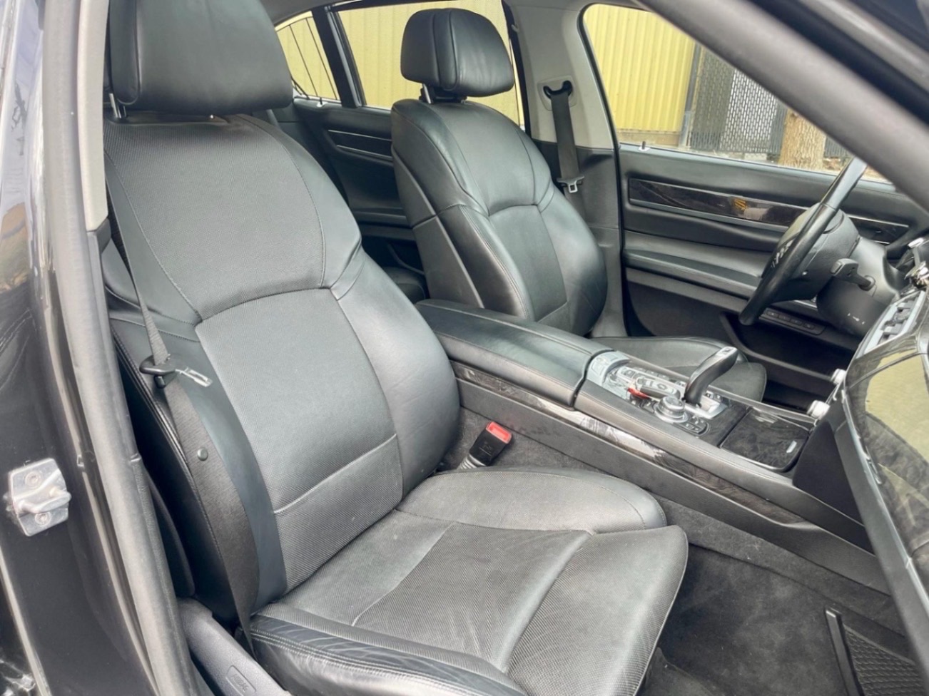 /canwestautoinc/2012-BMW-7Series-006290949652207223.jpg