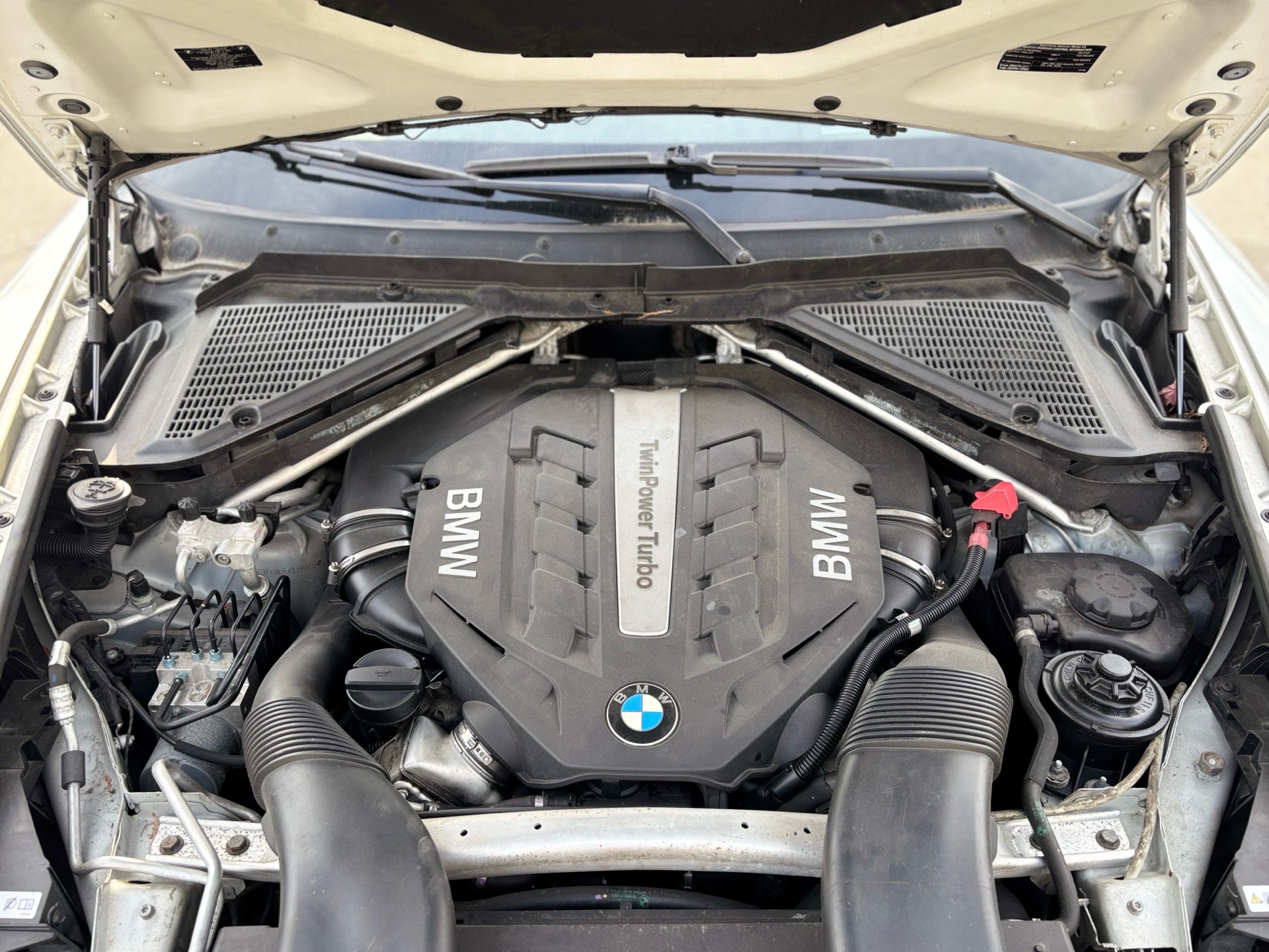 /canwestautoinc/2012-BMW-X6-34384262280847855.jpg