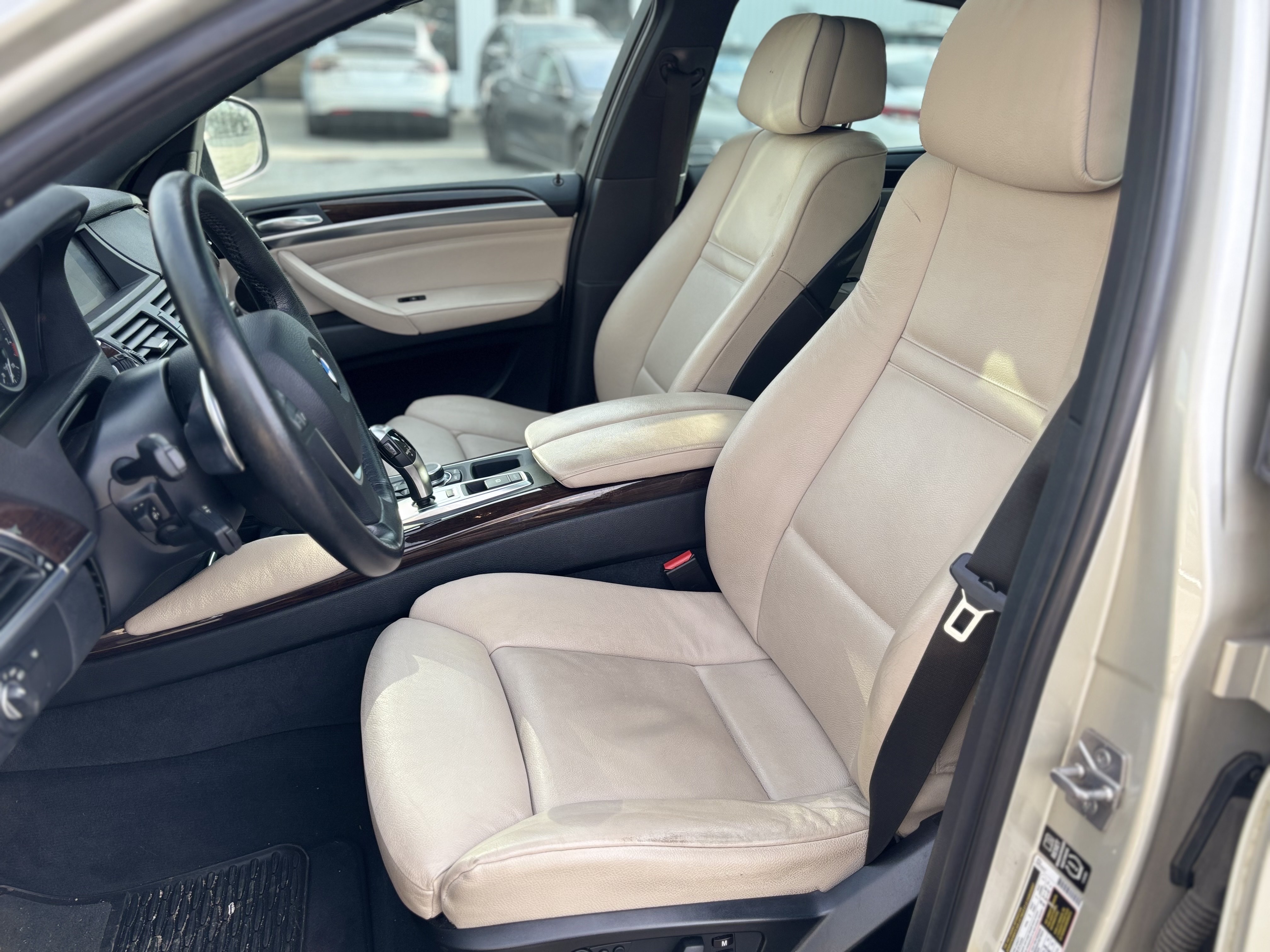 /canwestautoinc/2012-BMW-X6-6331758242619716.jpg