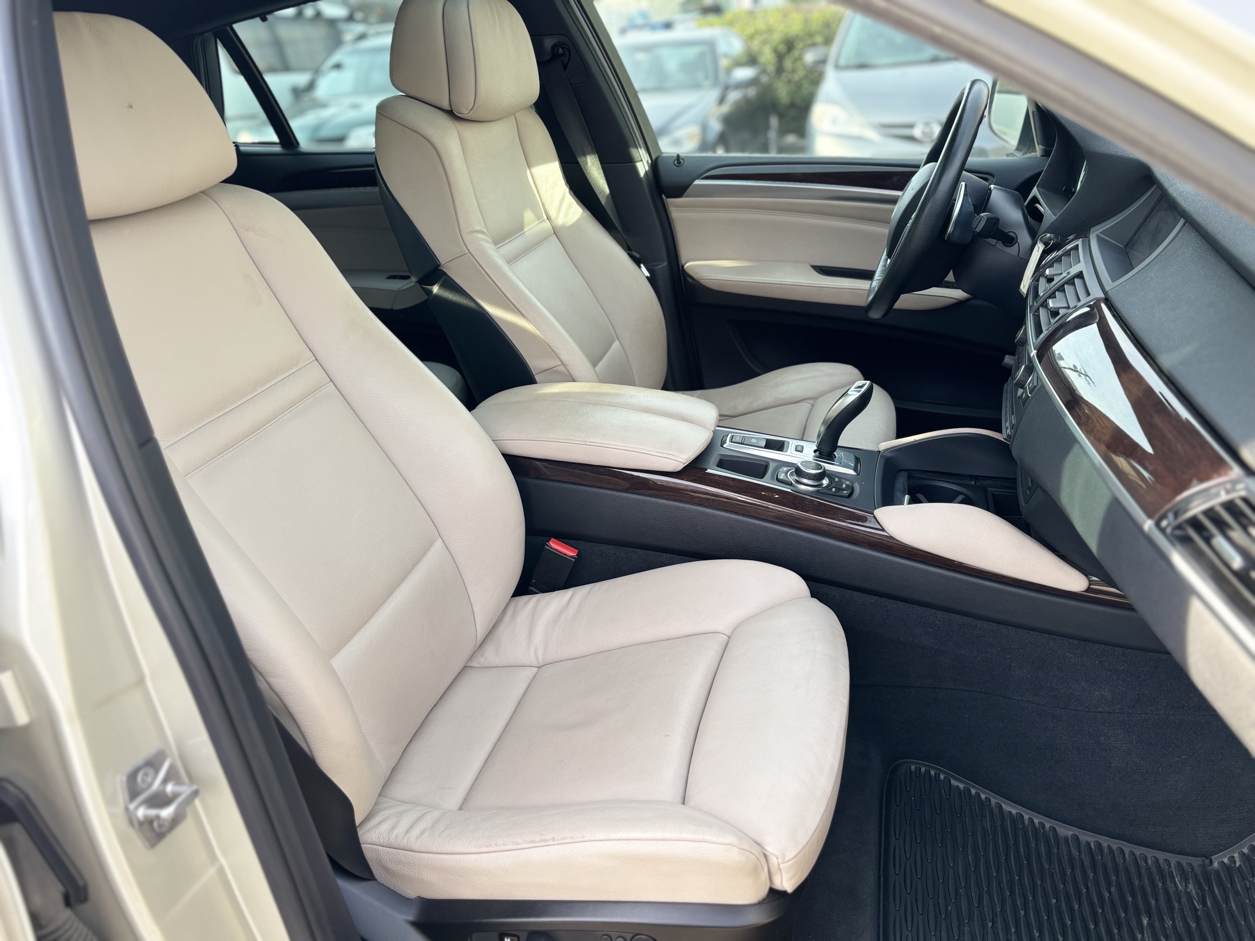 /canwestautoinc/2012-BMW-X6-7394510965075809.jpg