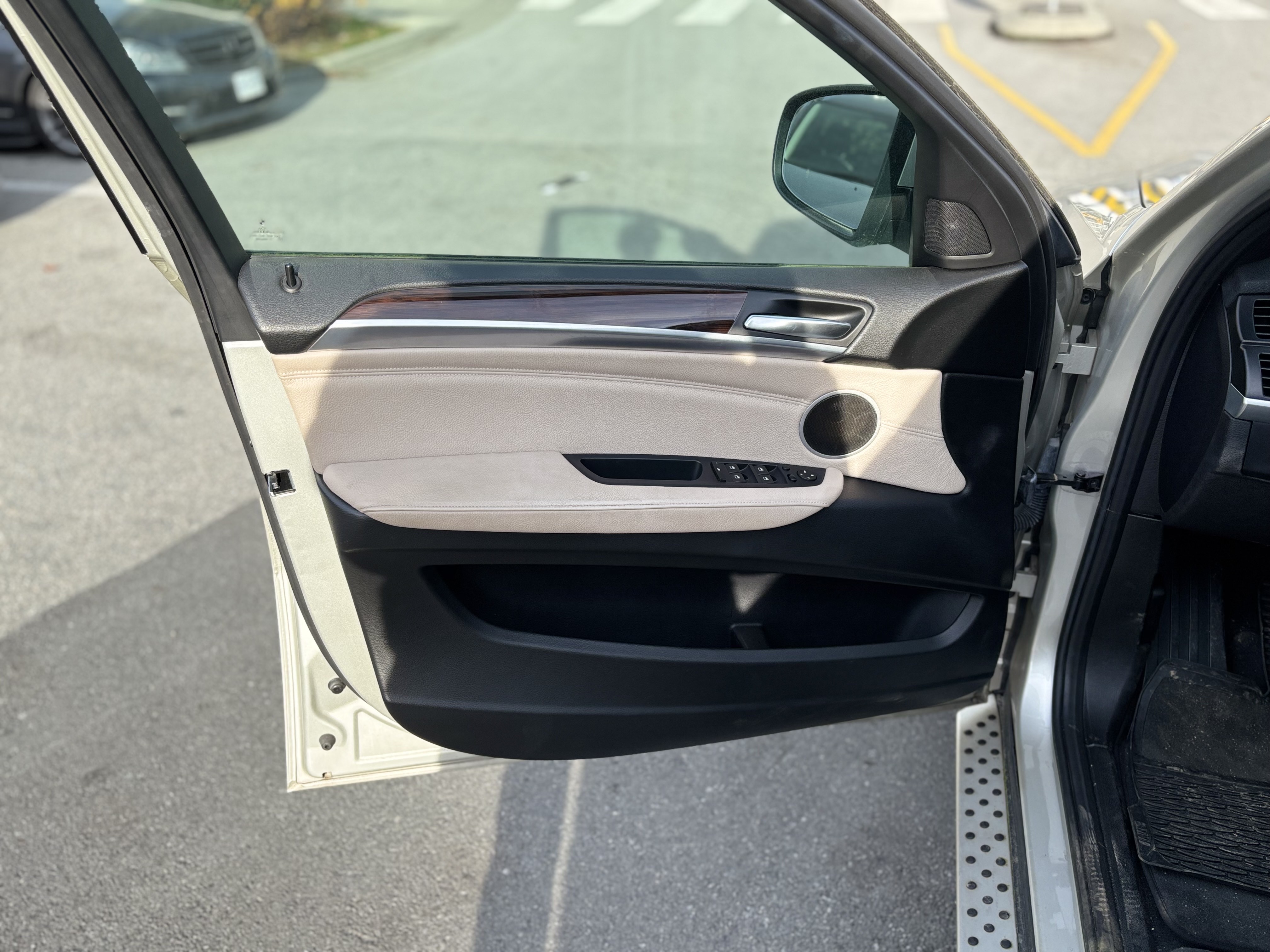 /canwestautoinc/2012-BMW-X6-8819521832925226.jpg