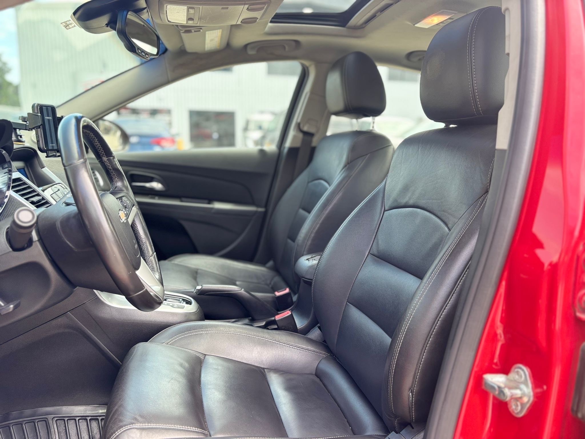 /canwestautoinc/2012-Chevrolet-Cruze-11076302845668007.jpg