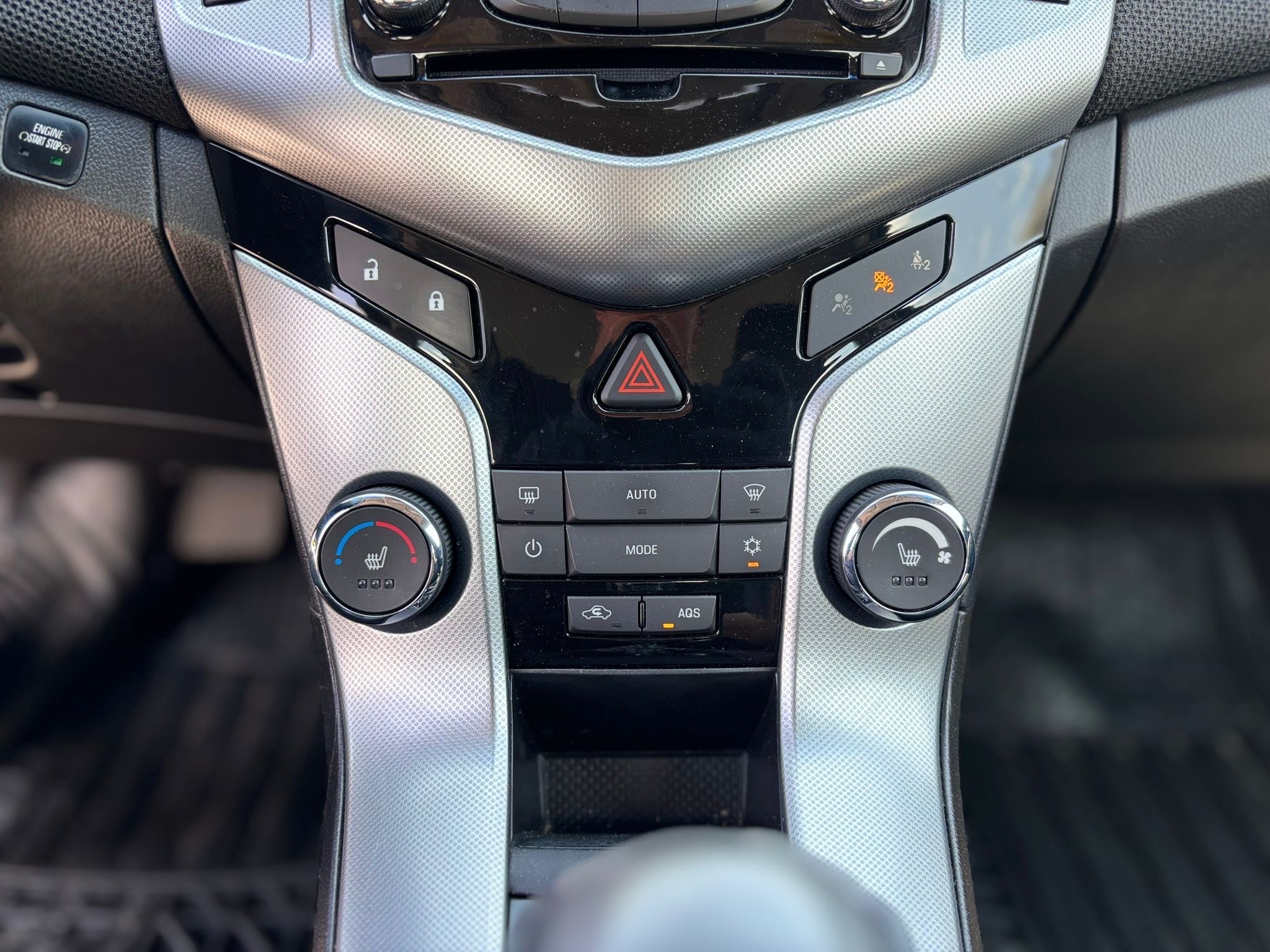 /canwestautoinc/2012-Chevrolet-Cruze-21724501492673376.jpg