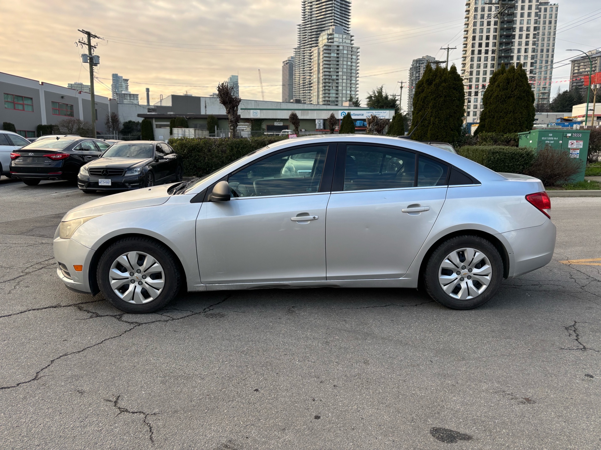 /canwestautoinc/2012-Chevrolet-Cruze-8531028656209396.jpg