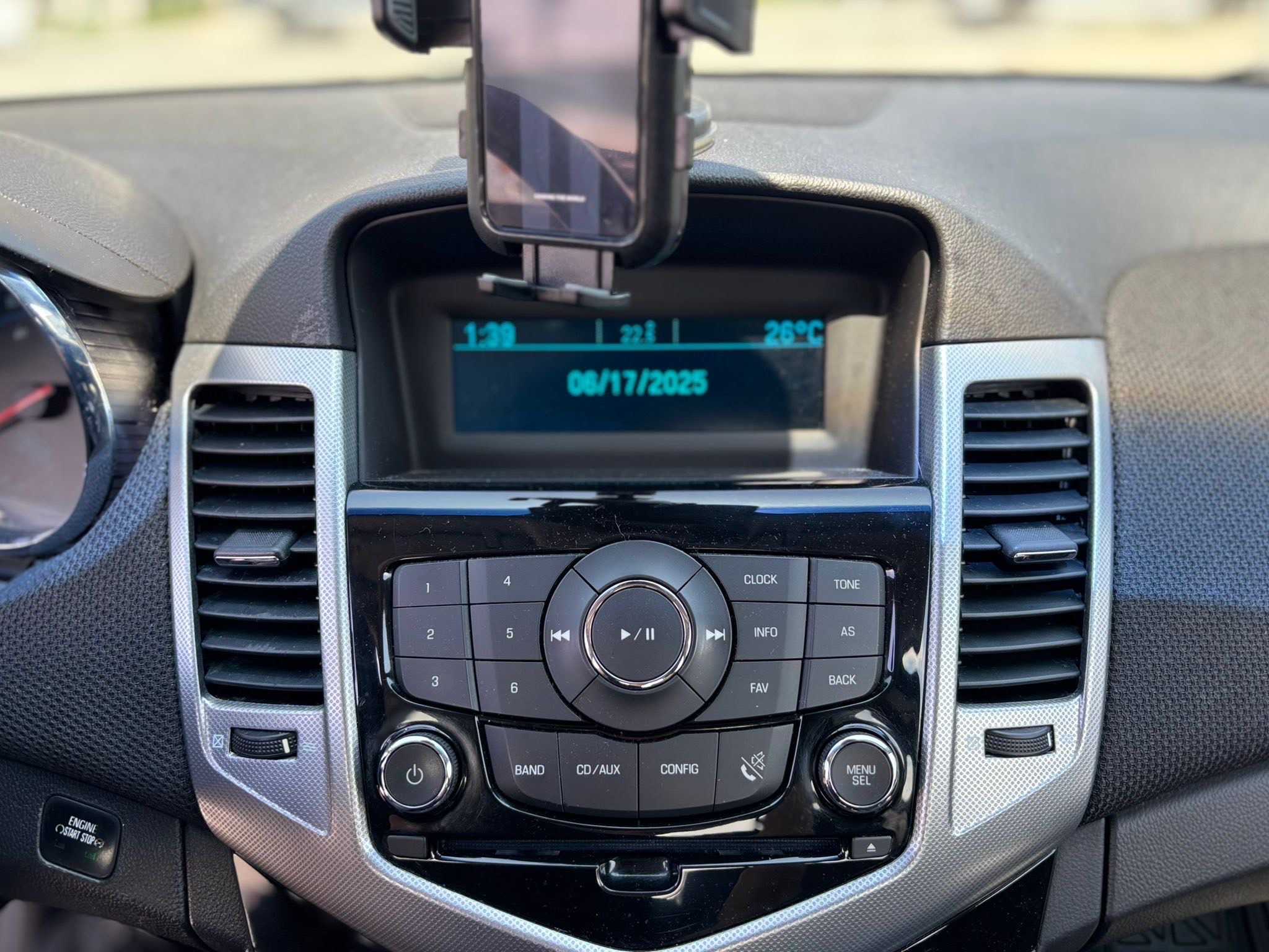 /canwestautoinc/2012-Chevrolet-Cruze-8677695659879276.jpg