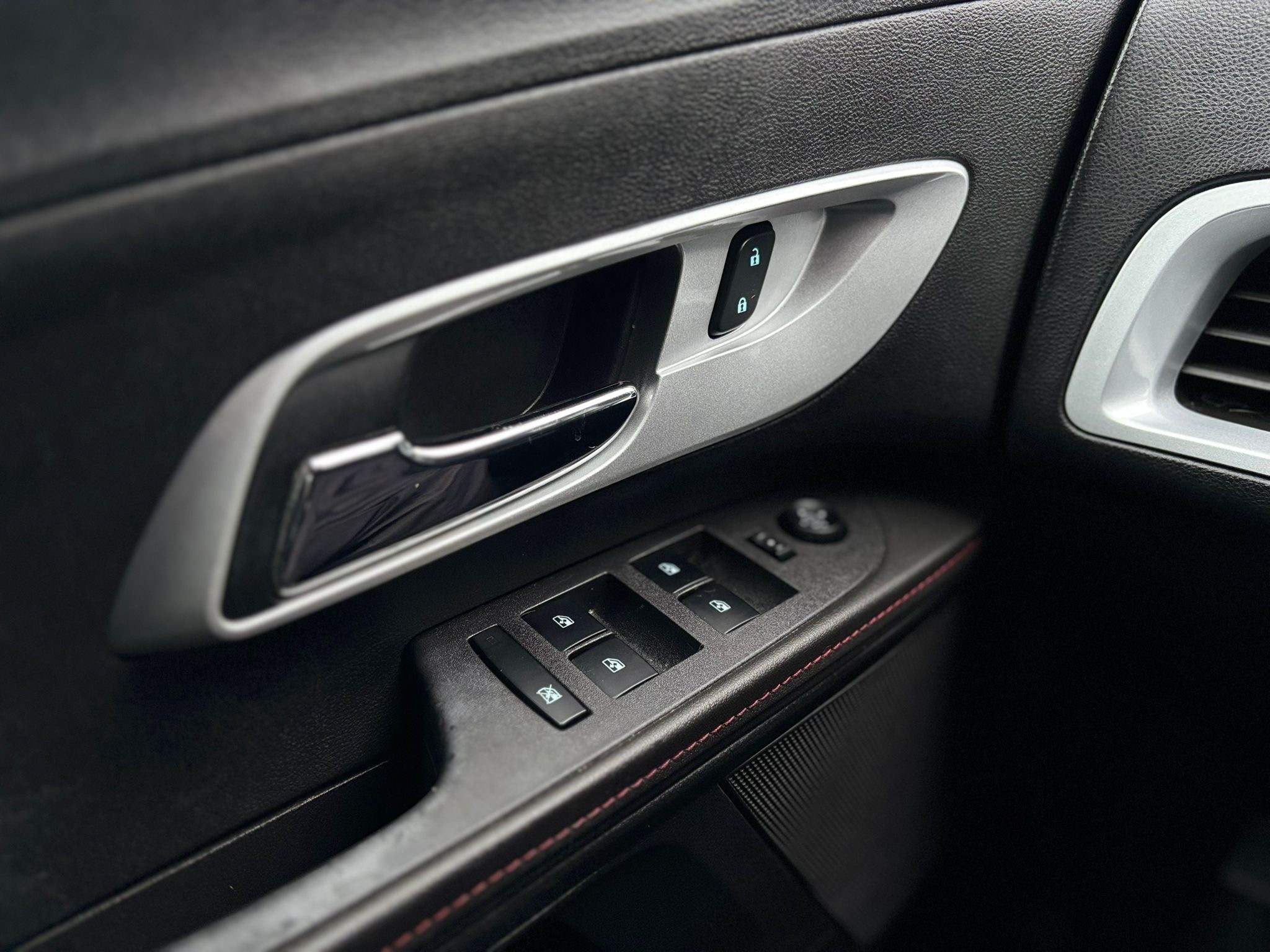 /canwestautoinc/2012-Chevrolet-Equinox-467773190412067.jpg
