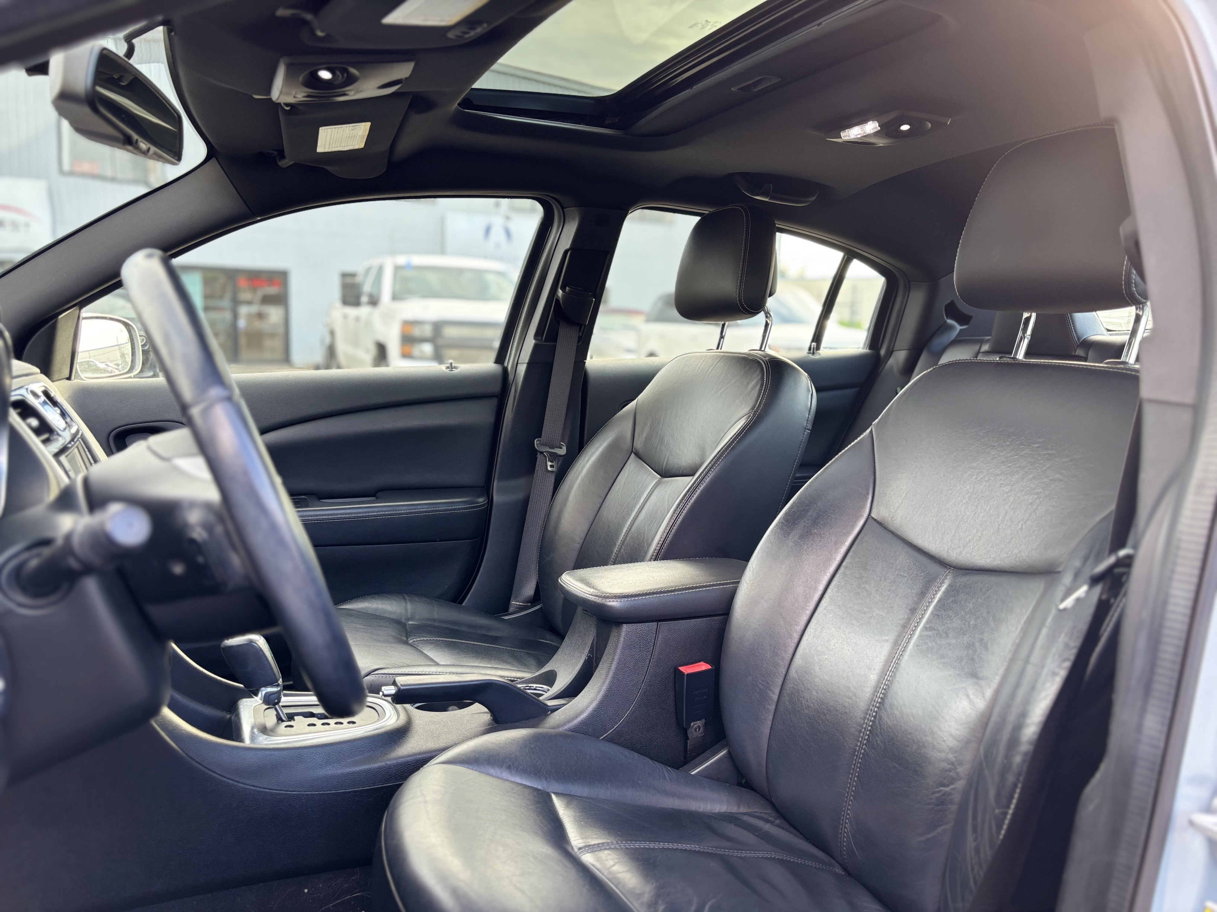 /canwestautoinc/2012-Chrysler-200-06587315423374718.jpg