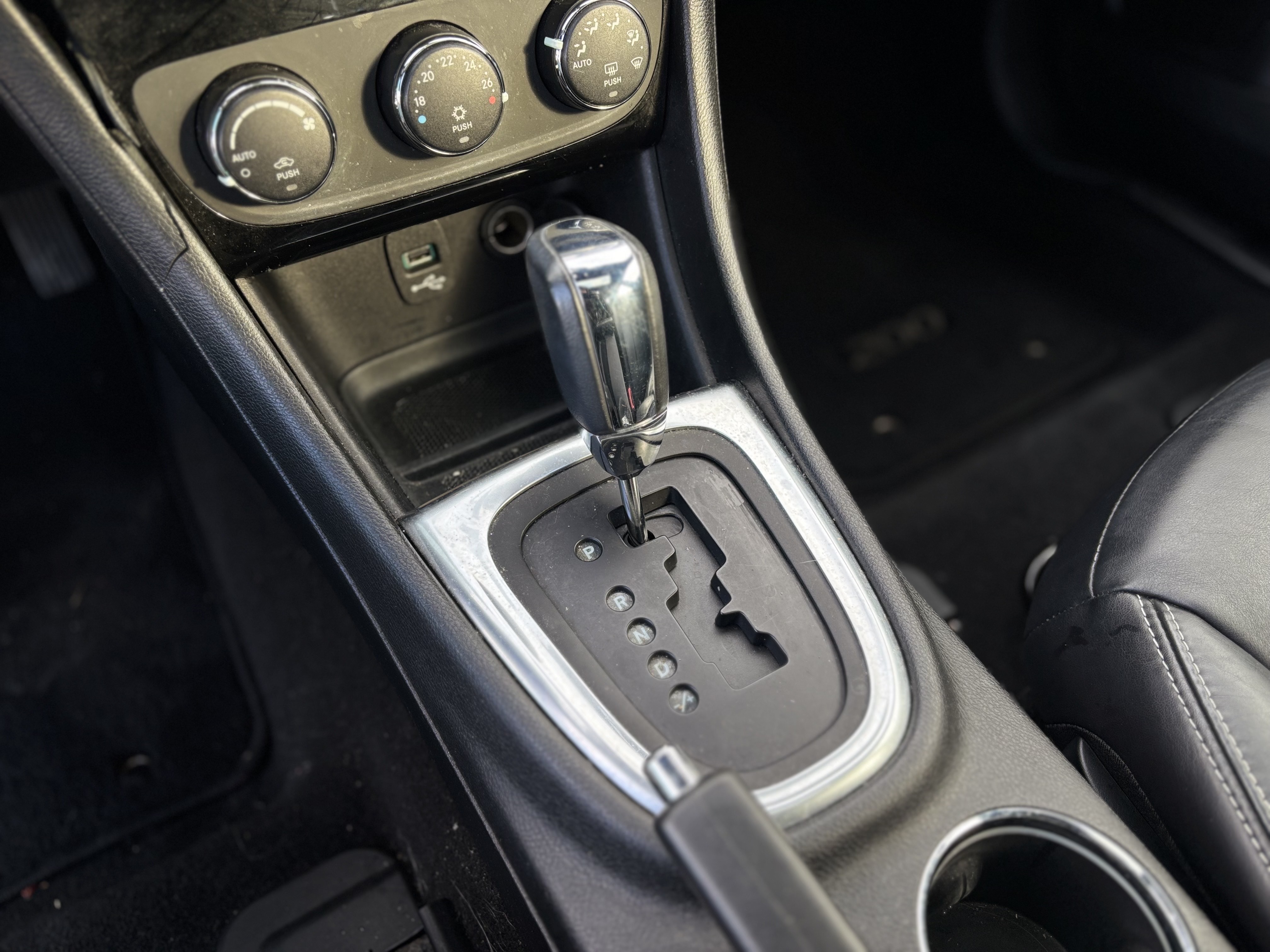 /canwestautoinc/2012-Chrysler-200-26117020453937845.jpg