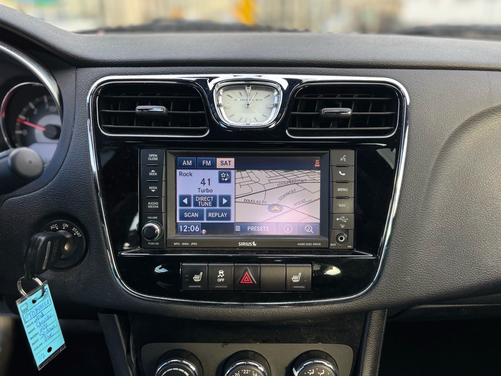 /canwestautoinc/2012-Chrysler-200-3667095725953504.jpg