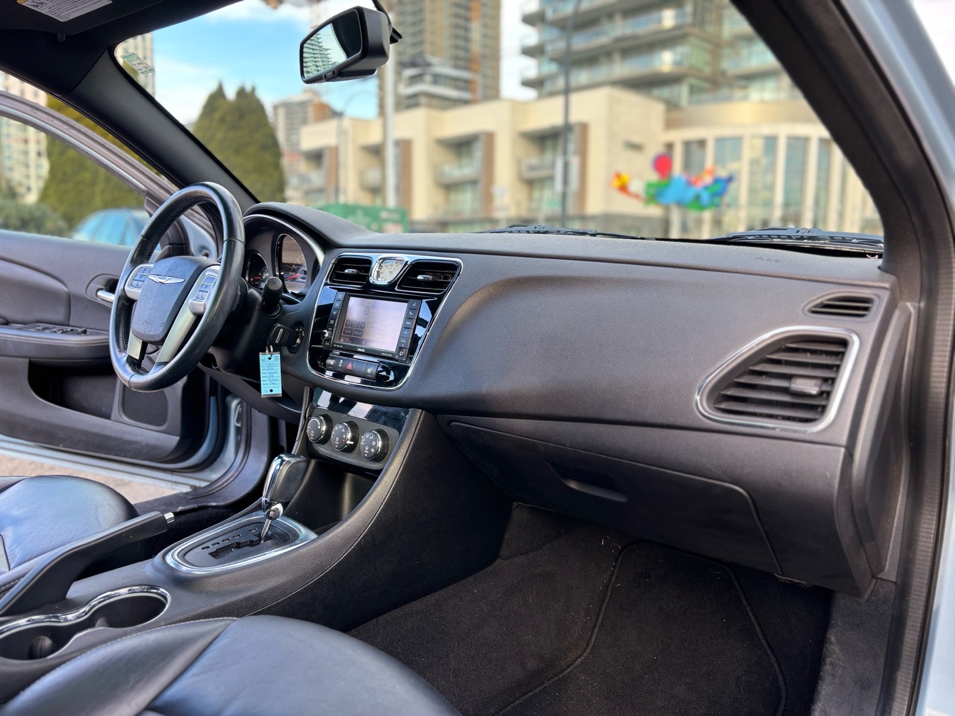 /canwestautoinc/2012-Chrysler-200-41990336357797853.jpg