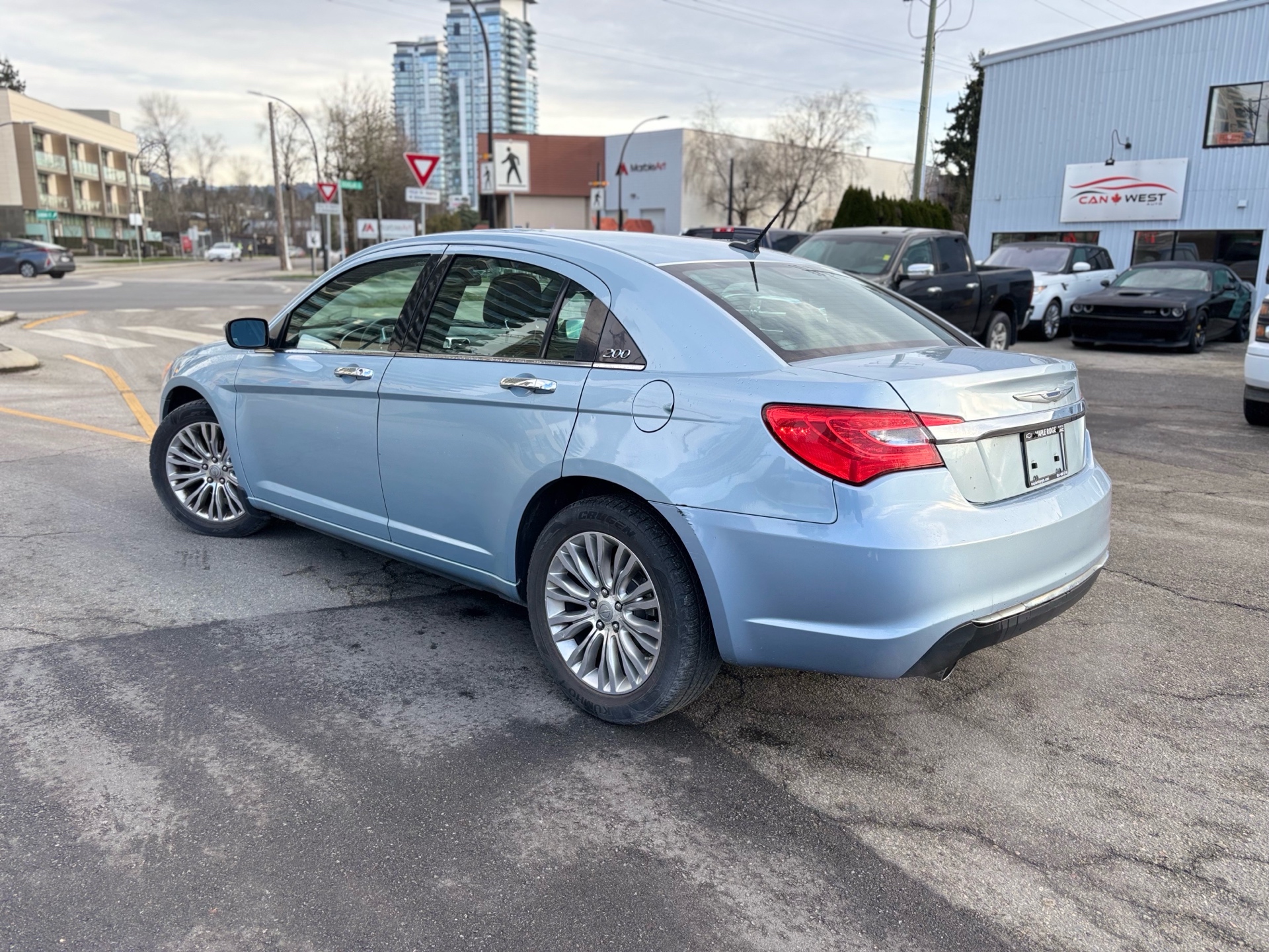 /canwestautoinc/2012-Chrysler-200-9997207025026331.jpg