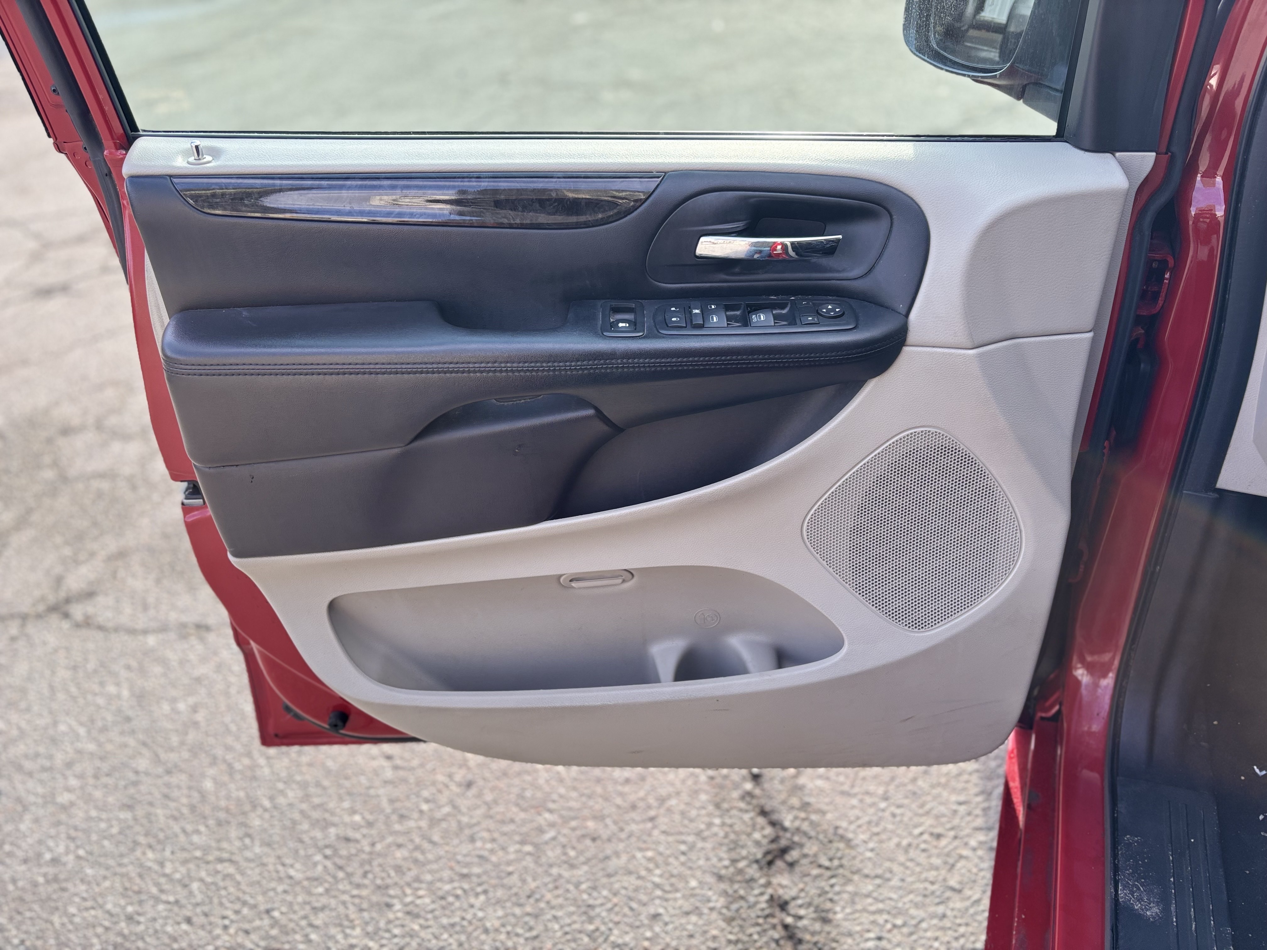 /canwestautoinc/2012-Dodge-GrandCaravan-3419181000002116.jpg