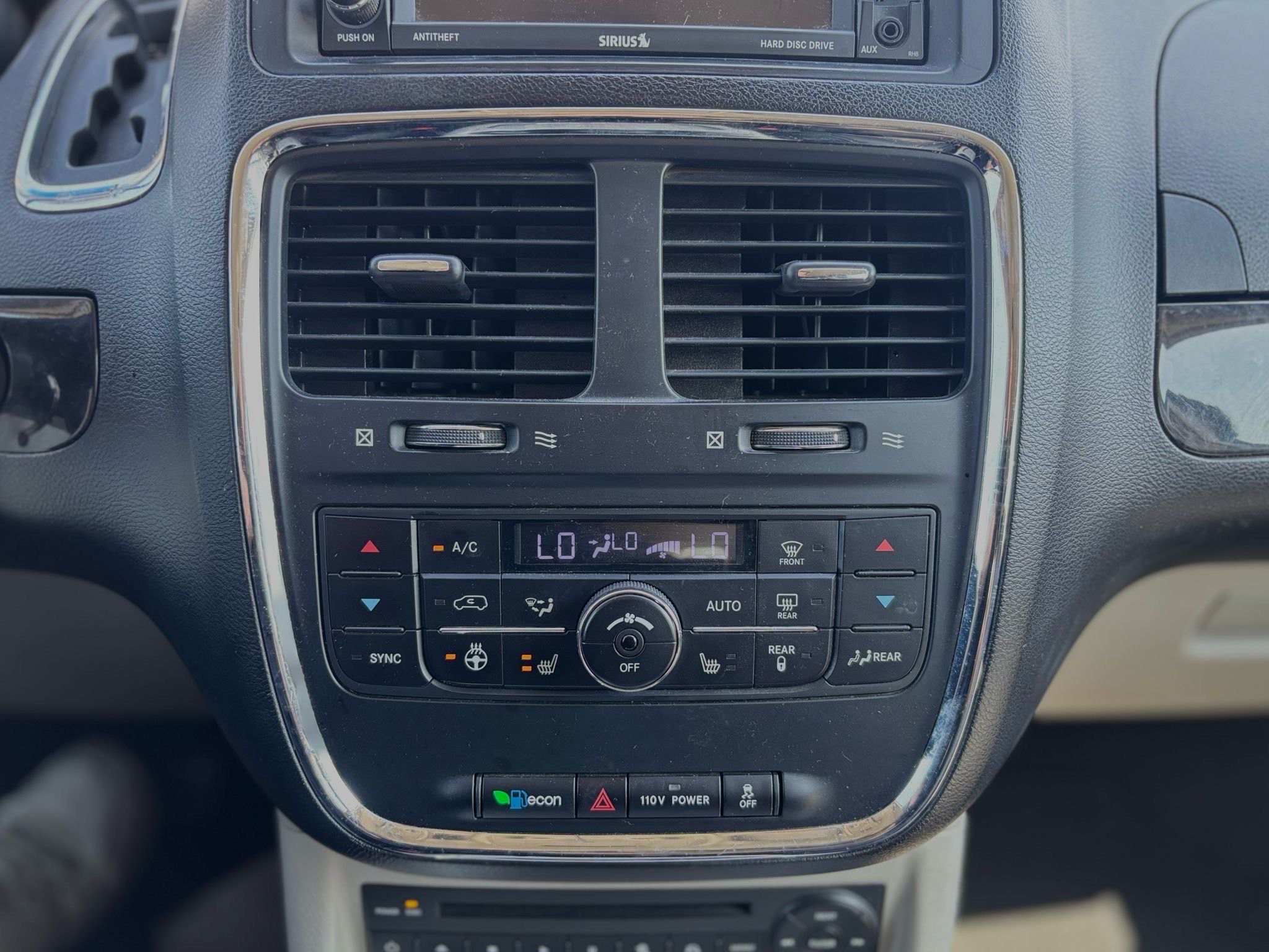 /canwestautoinc/2012-Dodge-GrandCaravan-7113988829205036.jpg