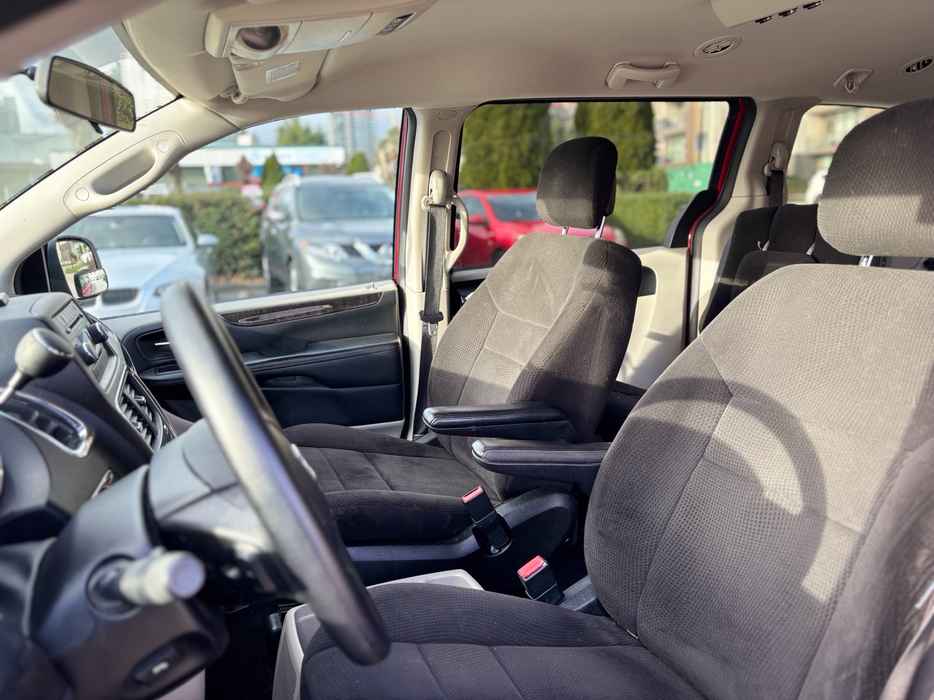 /canwestautoinc/2012-Dodge-GrandCaravan-7976409925910055.jpg