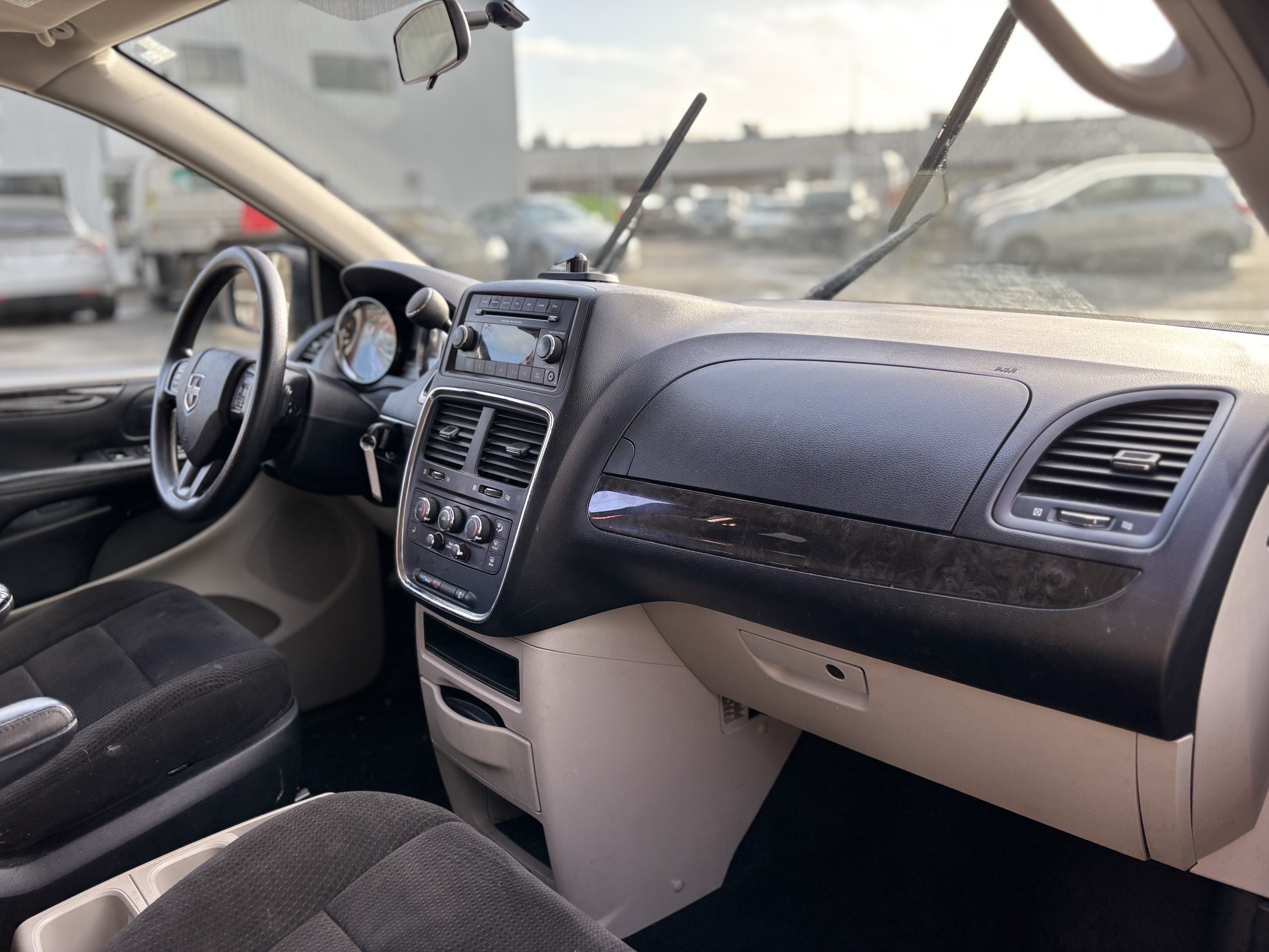 /canwestautoinc/2012-Dodge-GrandCaravan-9816995127487544.jpg