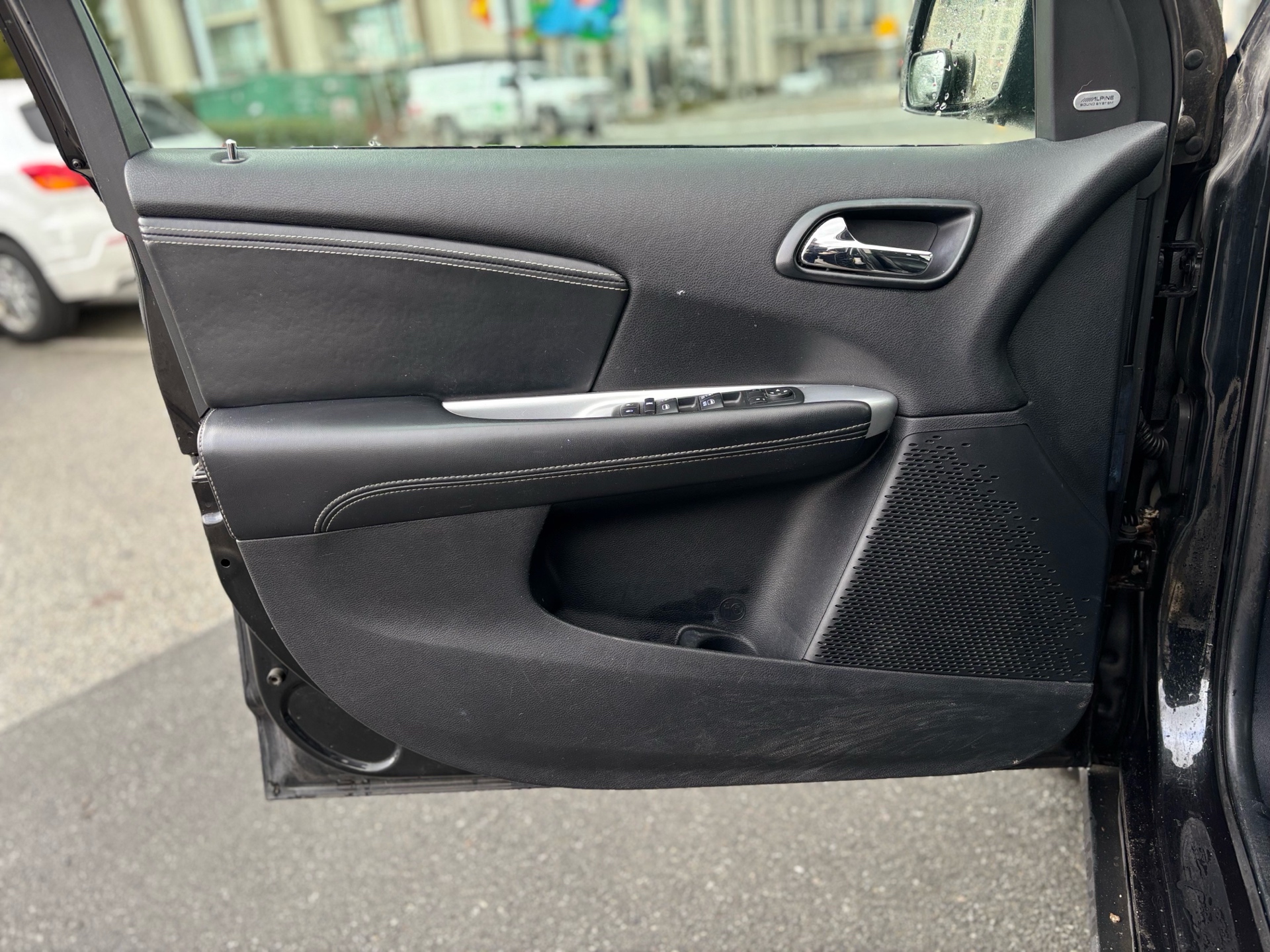 /canwestautoinc/2012-Dodge-Journey-03959250352591104.jpg