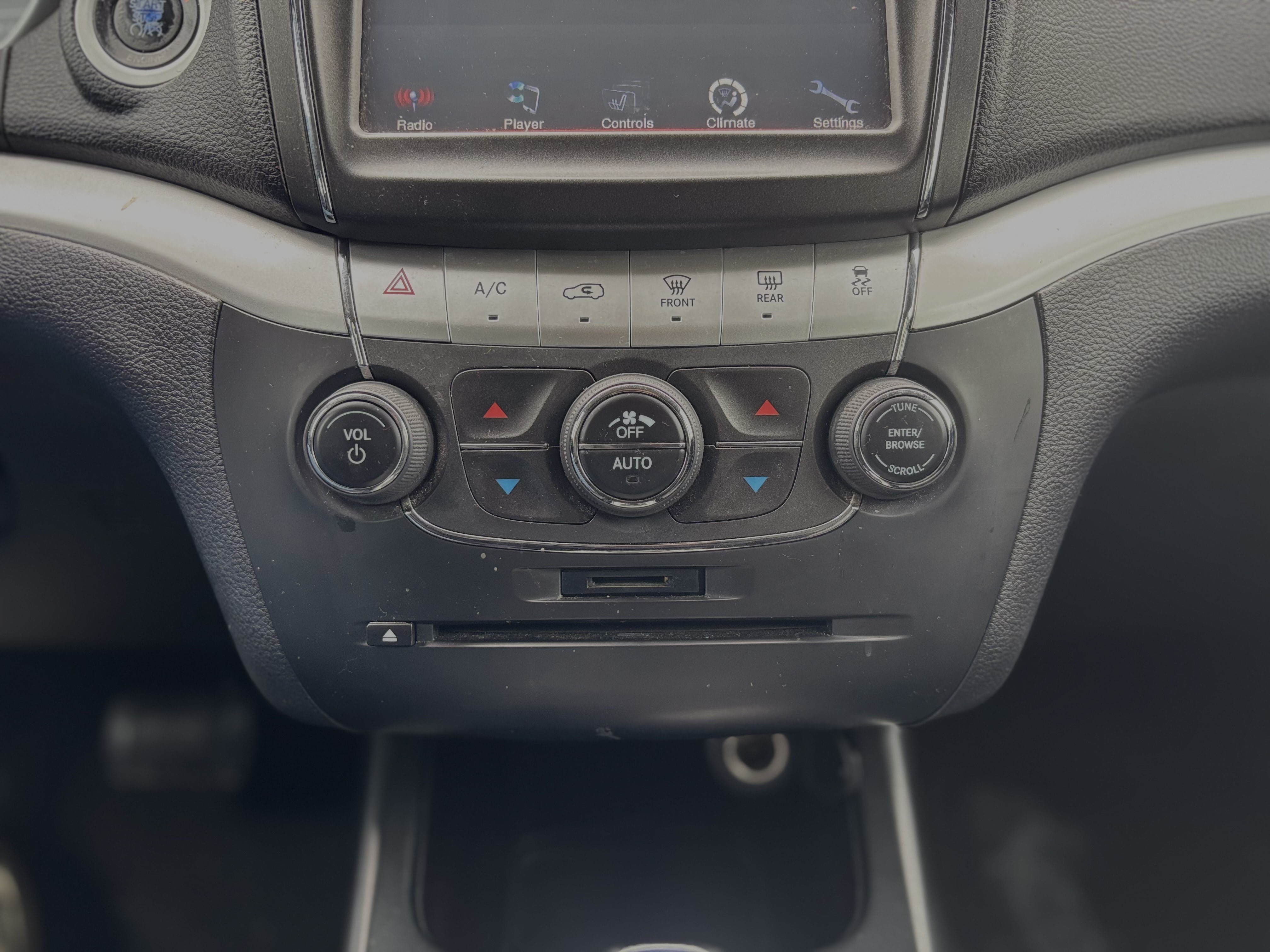 /canwestautoinc/2012-Dodge-Journey-060603923793933534.jpg
