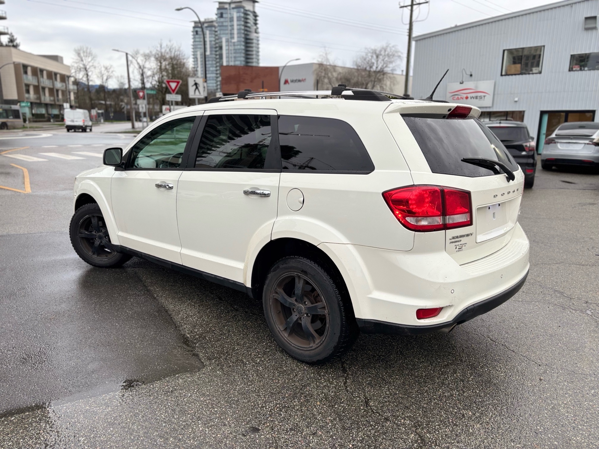 /canwestautoinc/2012-Dodge-Journey-08218743498609449.jpg