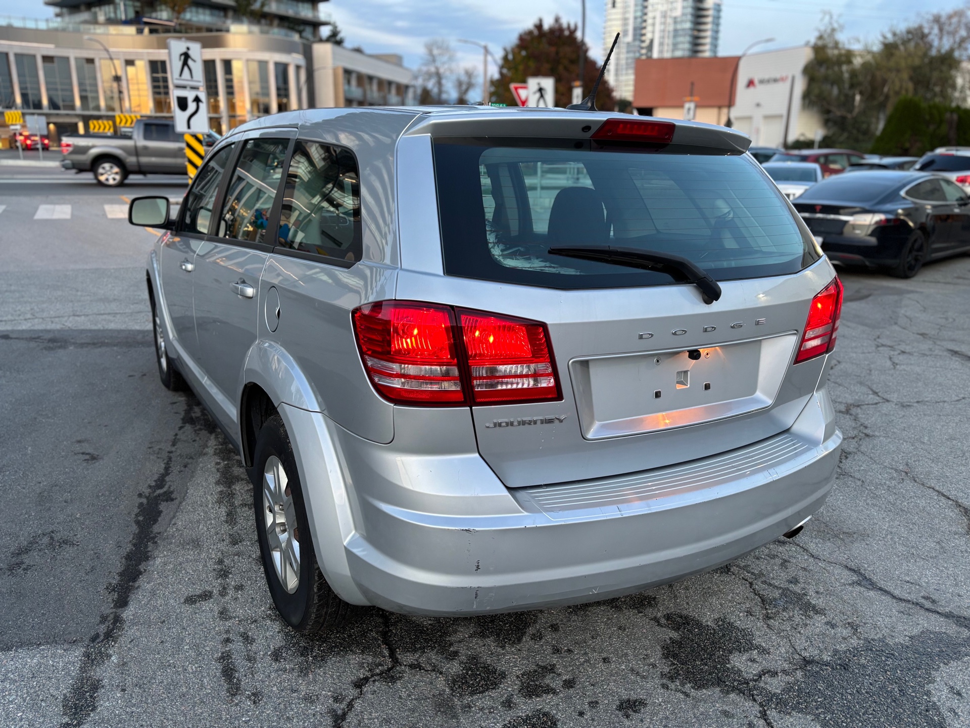 /canwestautoinc/2012-Dodge-Journey-6100553696977291.jpg