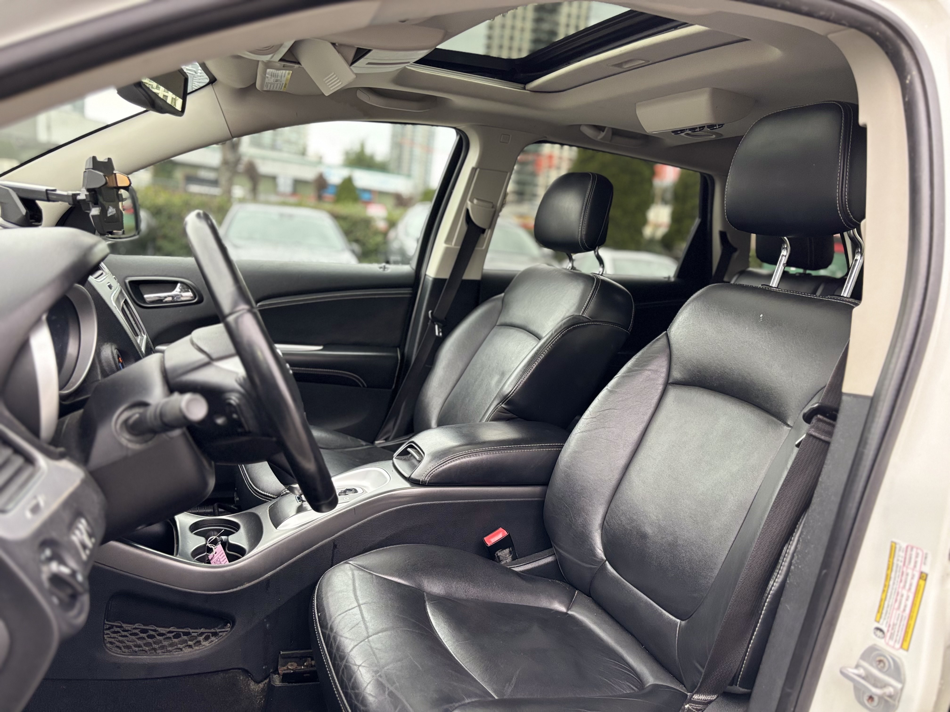 /canwestautoinc/2012-Dodge-Journey-9926725804678538.jpg