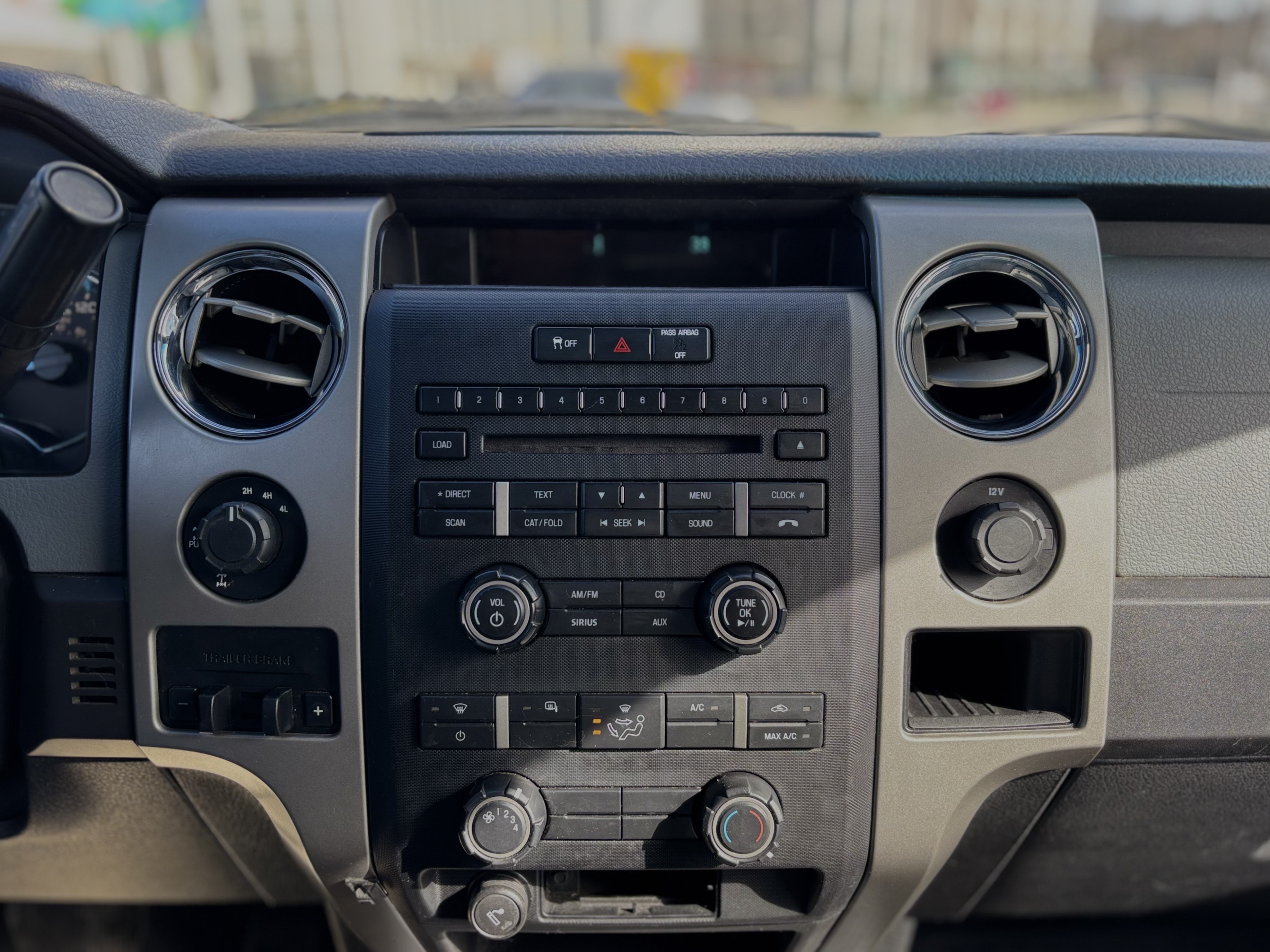 /canwestautoinc/2012-Ford-F-150-8282458928246601.jpg