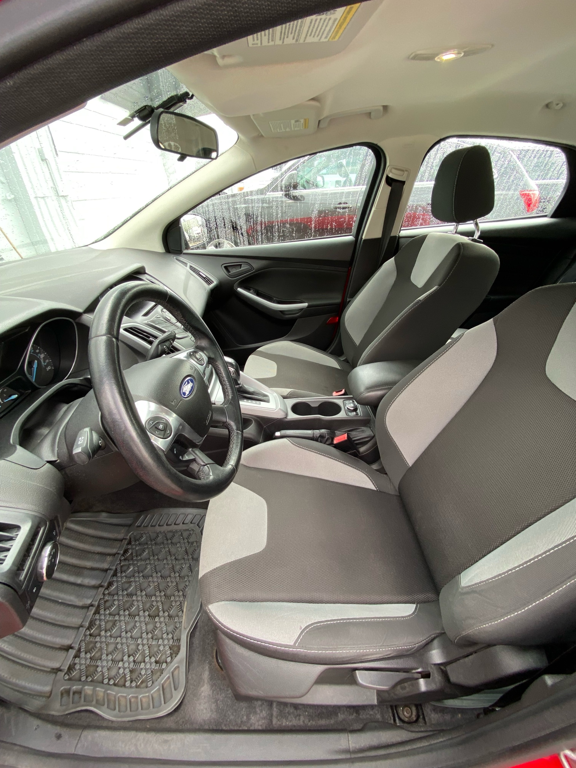 /canwestautoinc/2012-Ford-Focus-23291069698876532.jpg