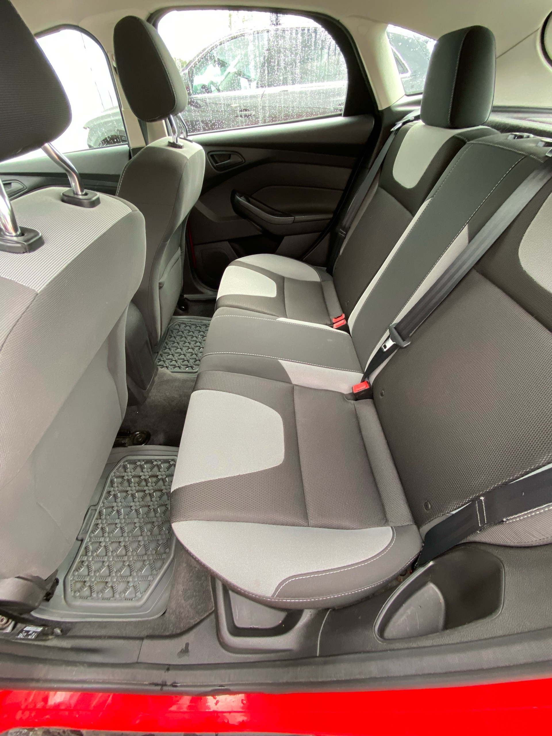 /canwestautoinc/2012-Ford-Focus-4841768396048407.jpg