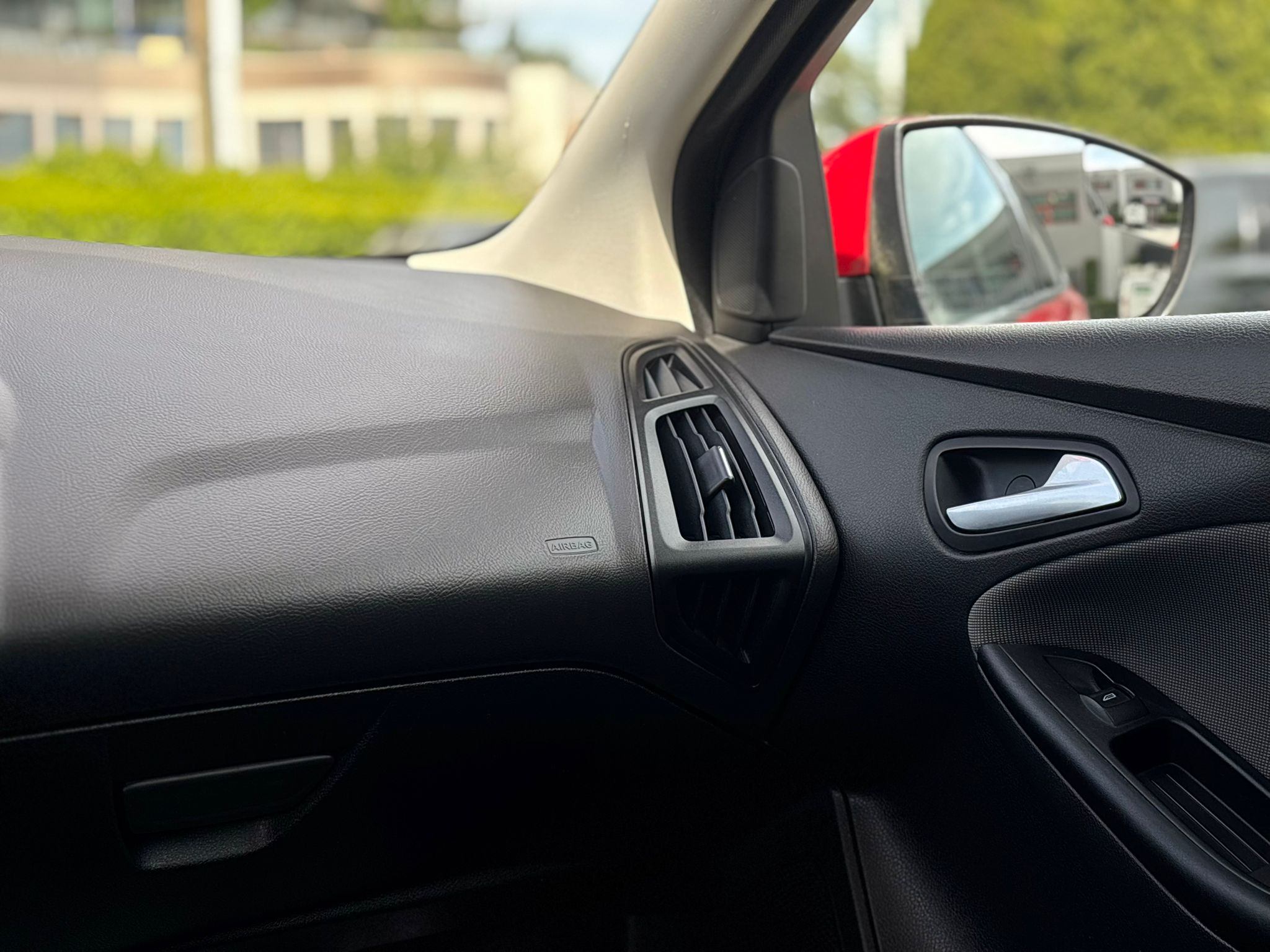 /canwestautoinc/2012-Ford-Focus-5762992822662467.jpg