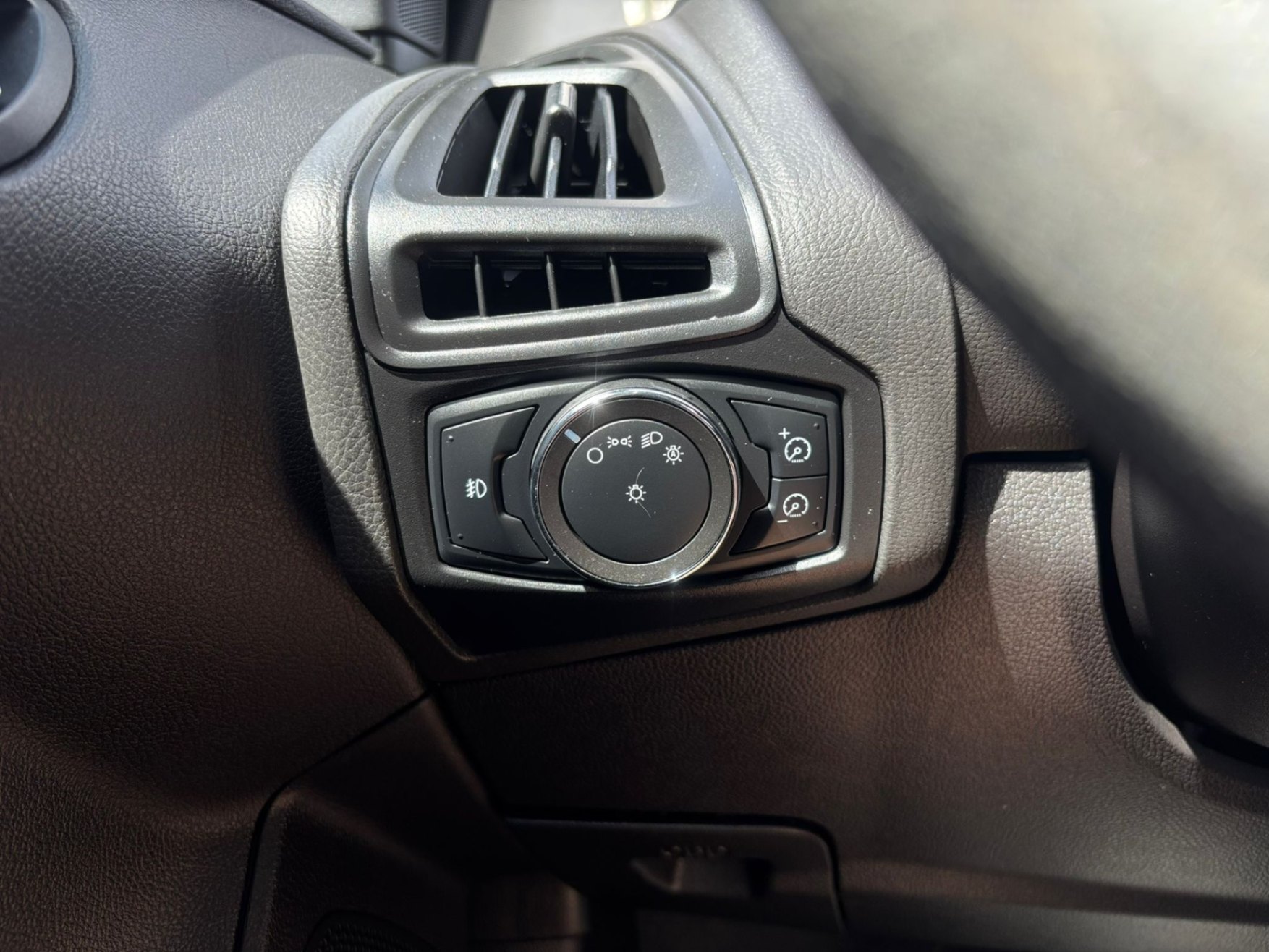/canwestautoinc/2012-Ford-Focus-5805114445565736.jpg