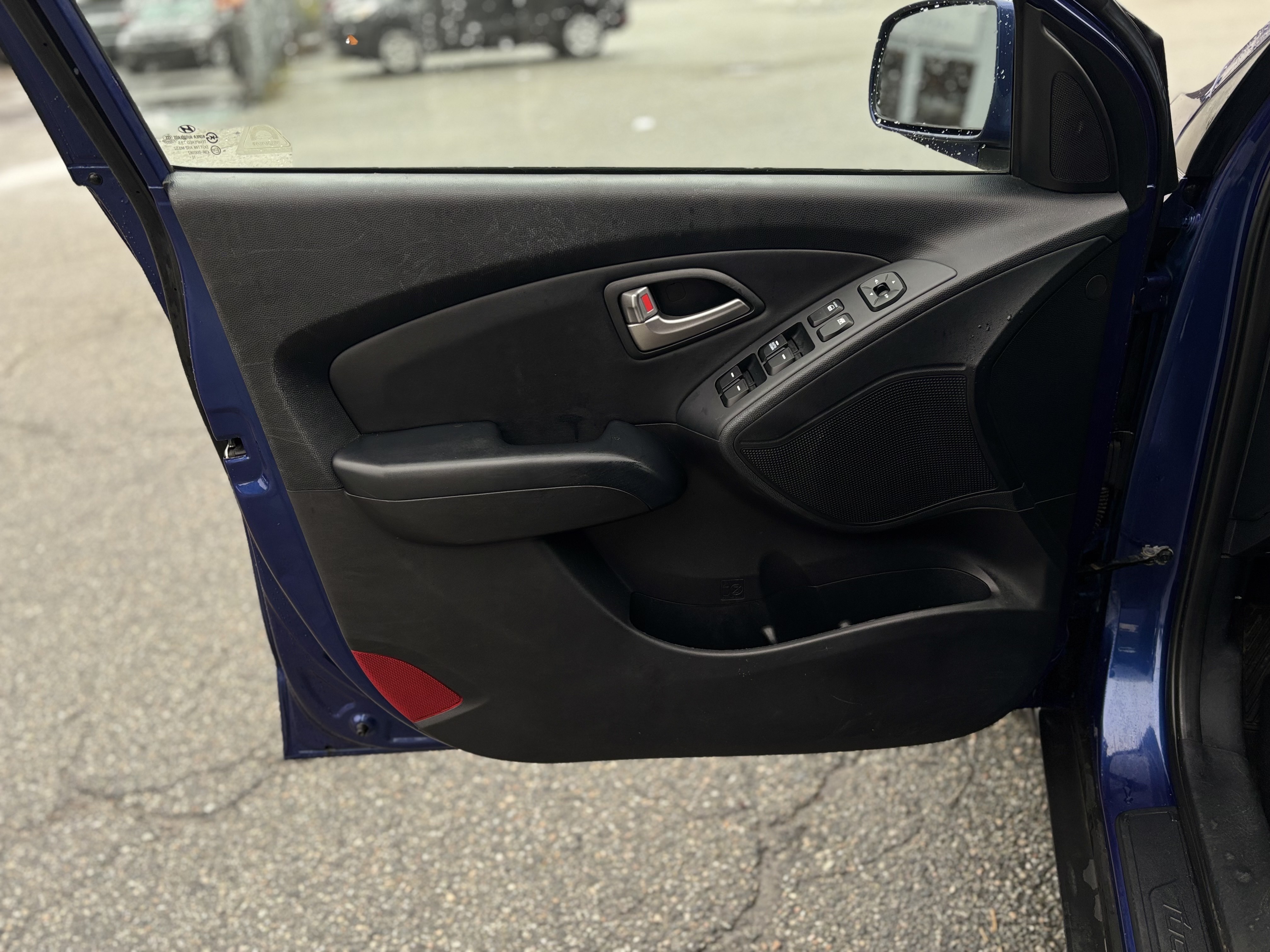 /canwestautoinc/2012-Hyundai-Tucson-12912597538059423.jpg