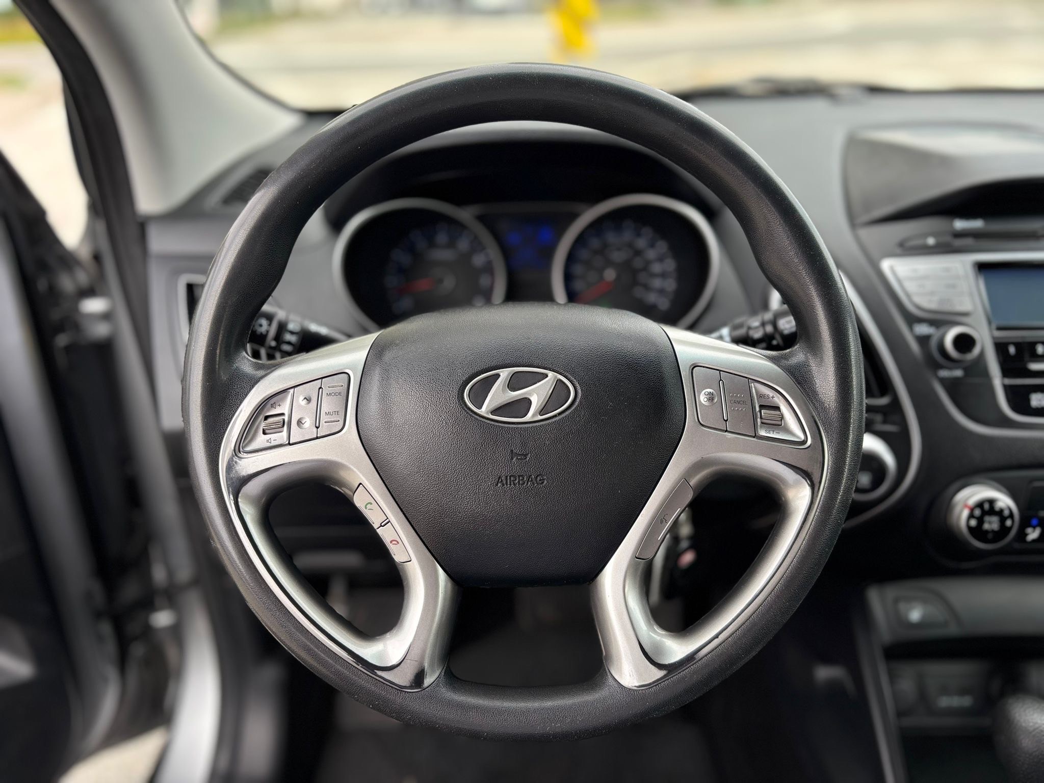 /canwestautoinc/2012-Hyundai-Tucson-24105489032764504.jpg