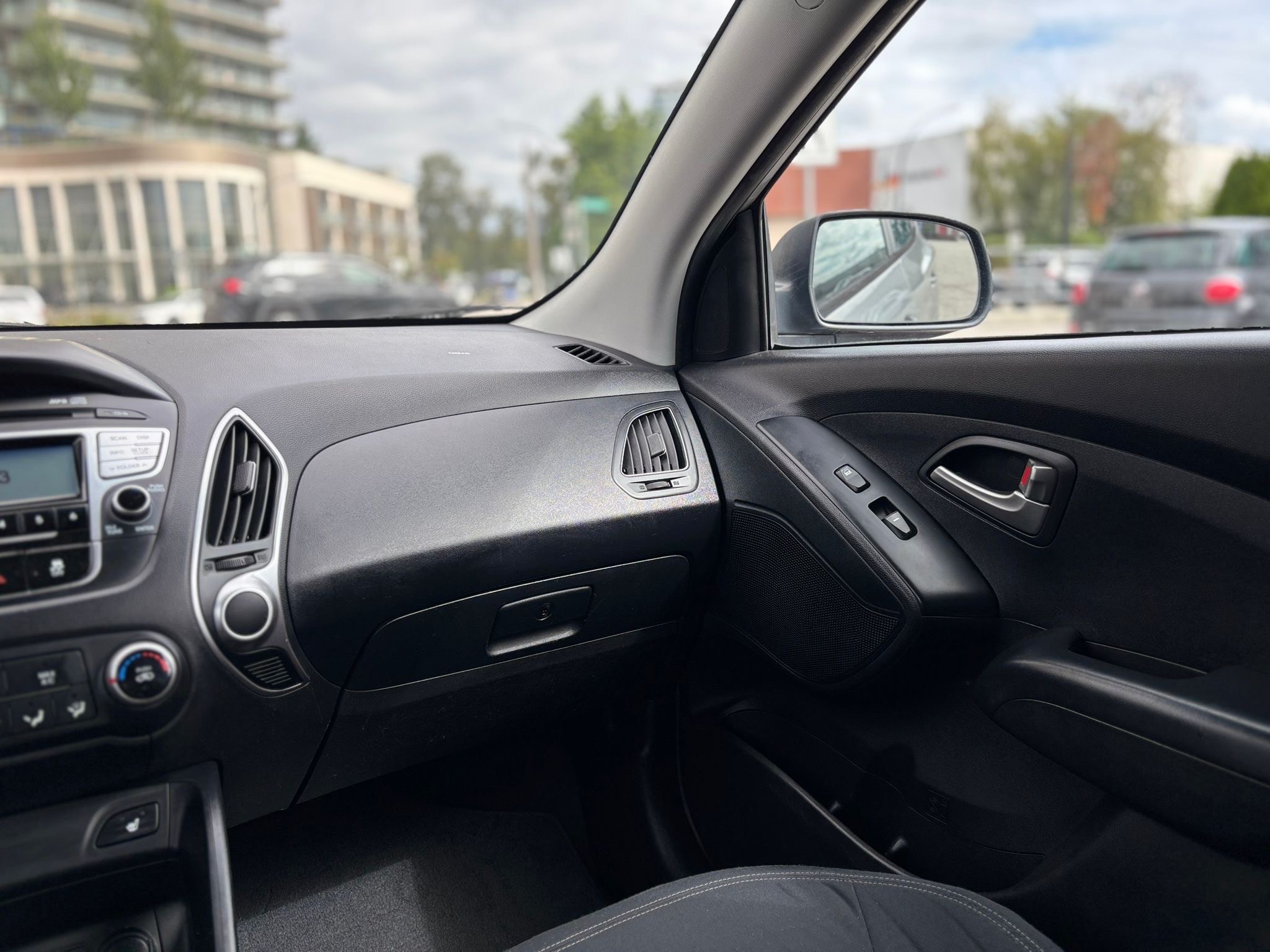 /canwestautoinc/2012-Hyundai-Tucson-3996742666627642.jpg