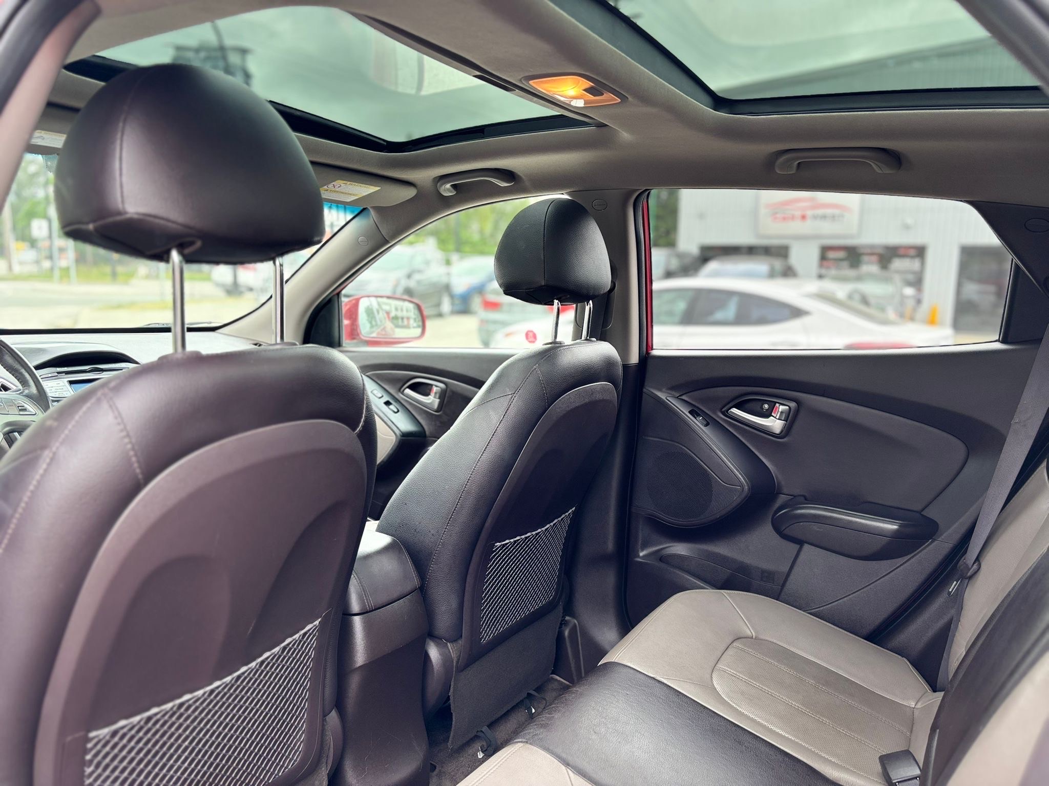 /canwestautoinc/2012-Hyundai-Tucson-527932103292974.jpg