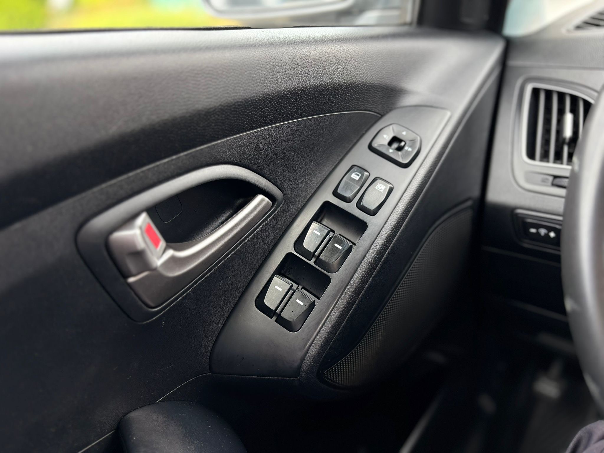 /canwestautoinc/2012-Hyundai-Tucson-9951655719299504.jpg