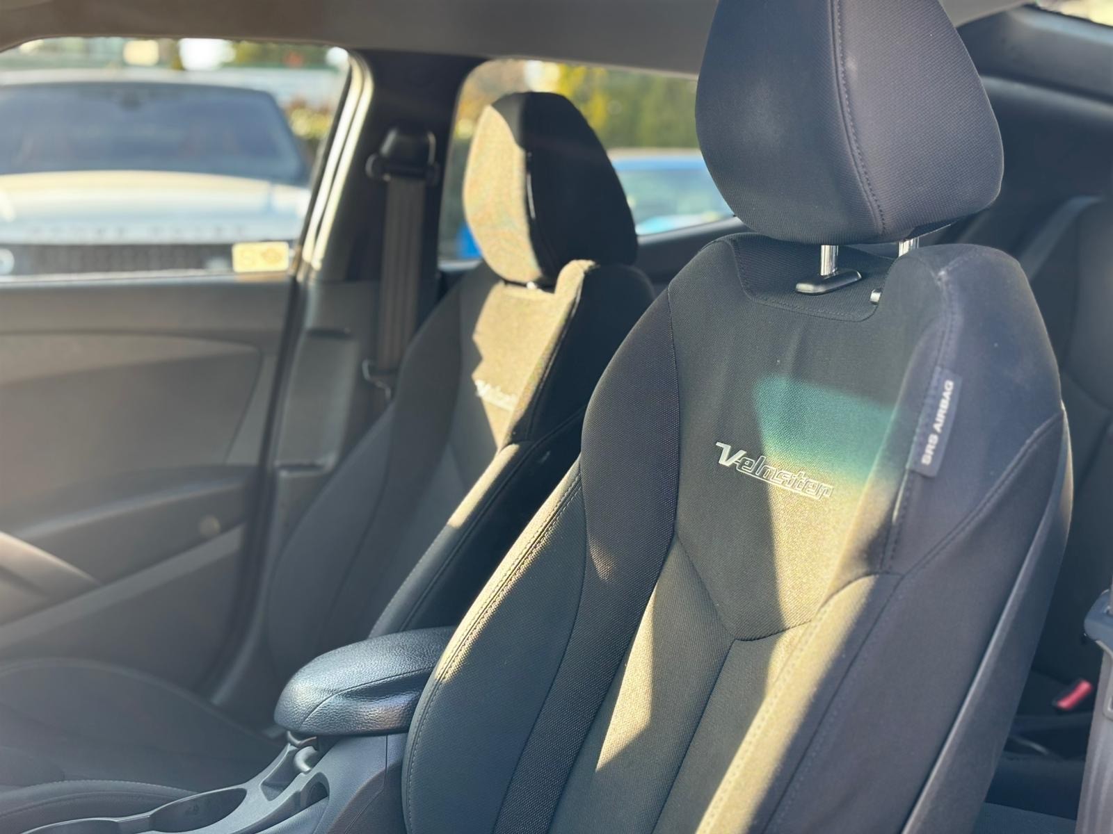 /canwestautoinc/2012-Hyundai-Veloster-1425948417300169.jpg