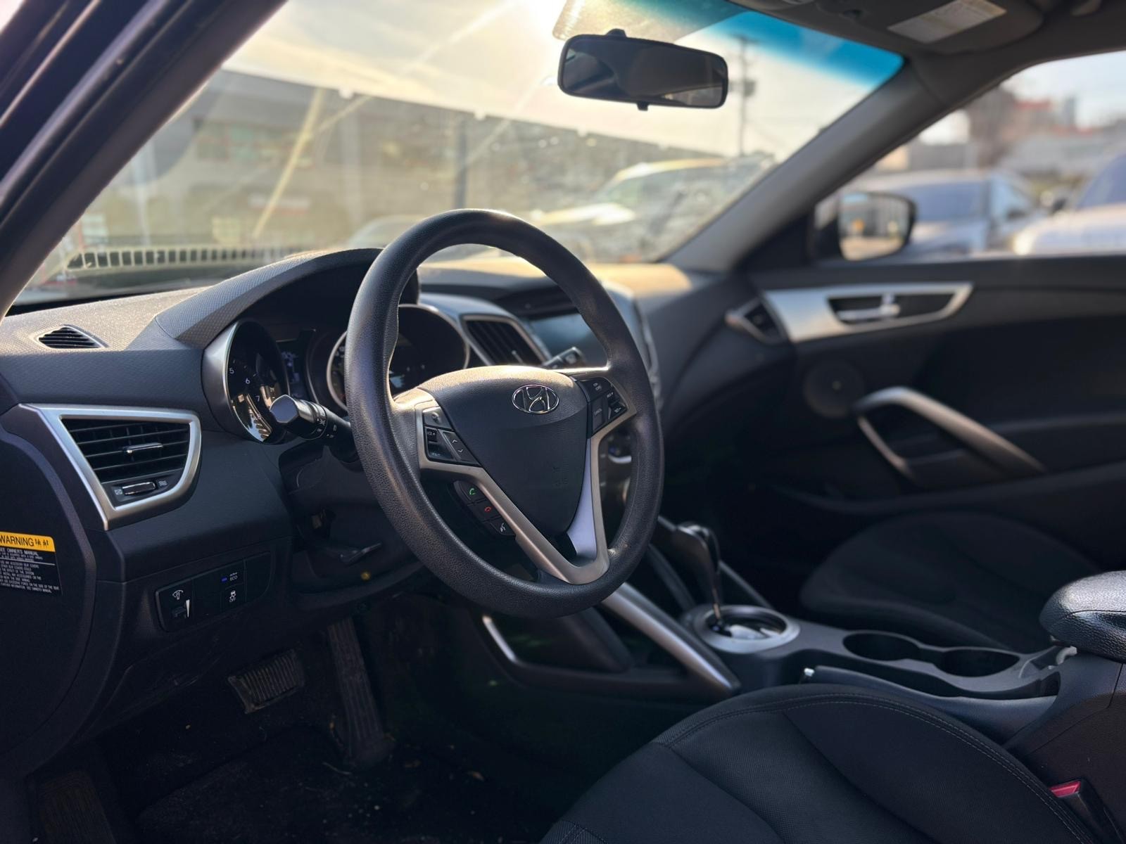 /canwestautoinc/2012-Hyundai-Veloster-2241388251732206.jpg