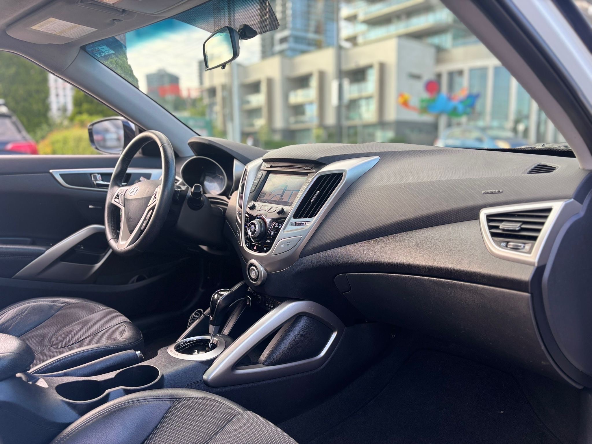 /canwestautoinc/2012-Hyundai-Veloster-3298948407815714.jpg