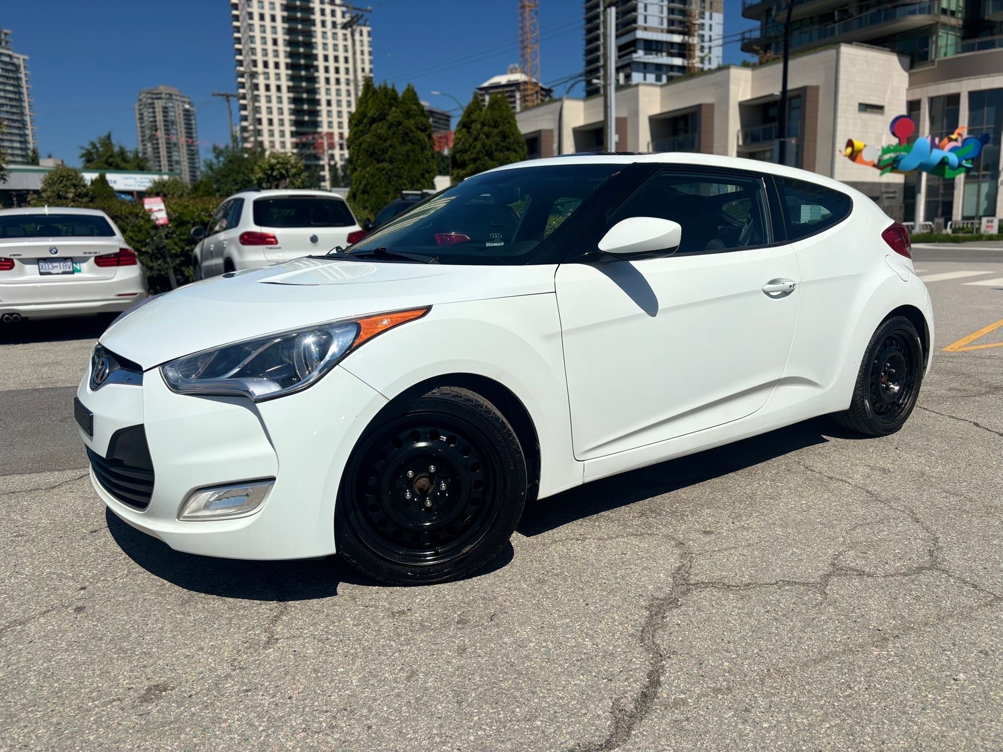 /canwestautoinc/2012-Hyundai-Veloster-36670895386368496.jpg
