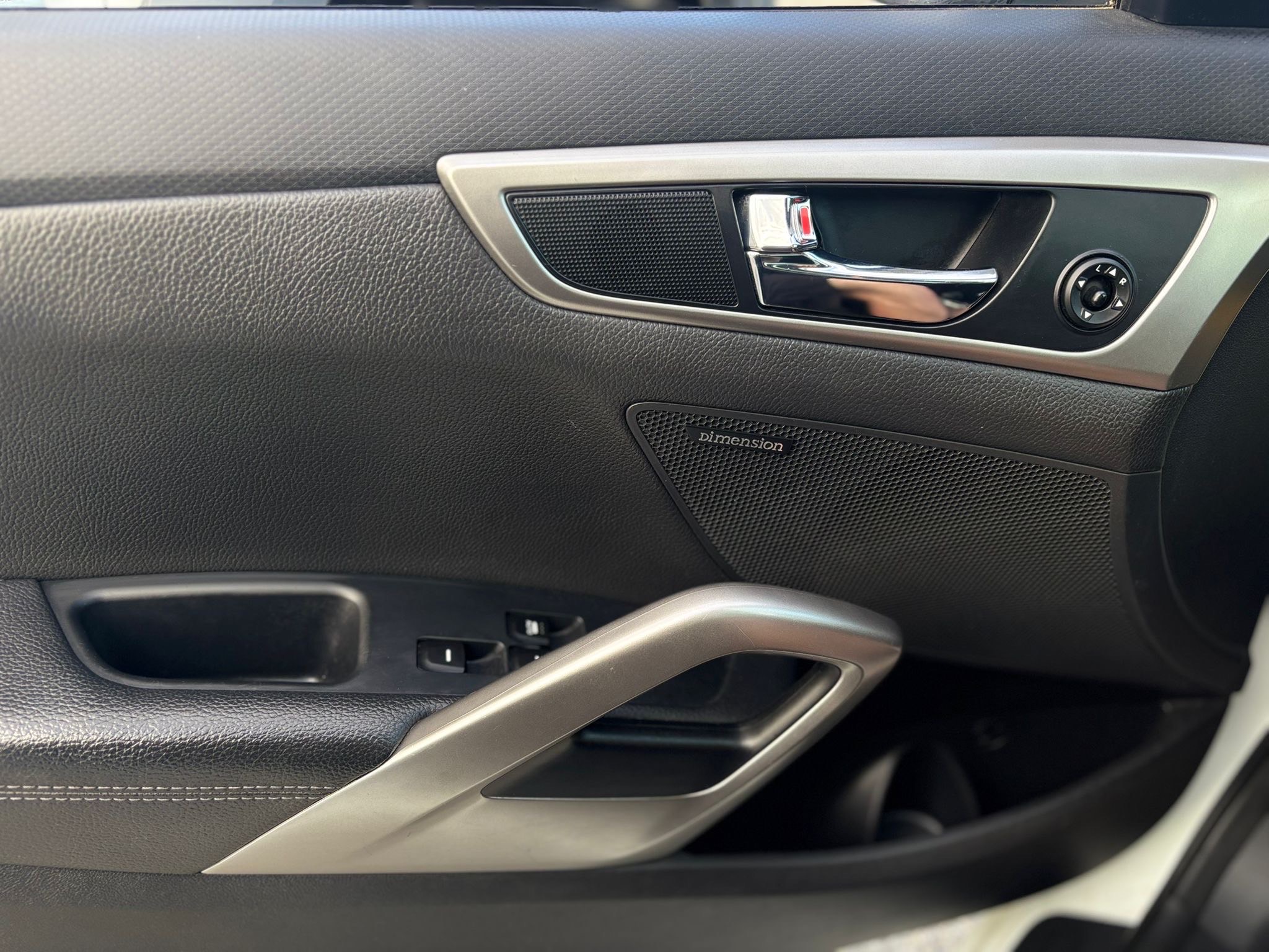 /canwestautoinc/2012-Hyundai-Veloster-37822414567224727.jpg