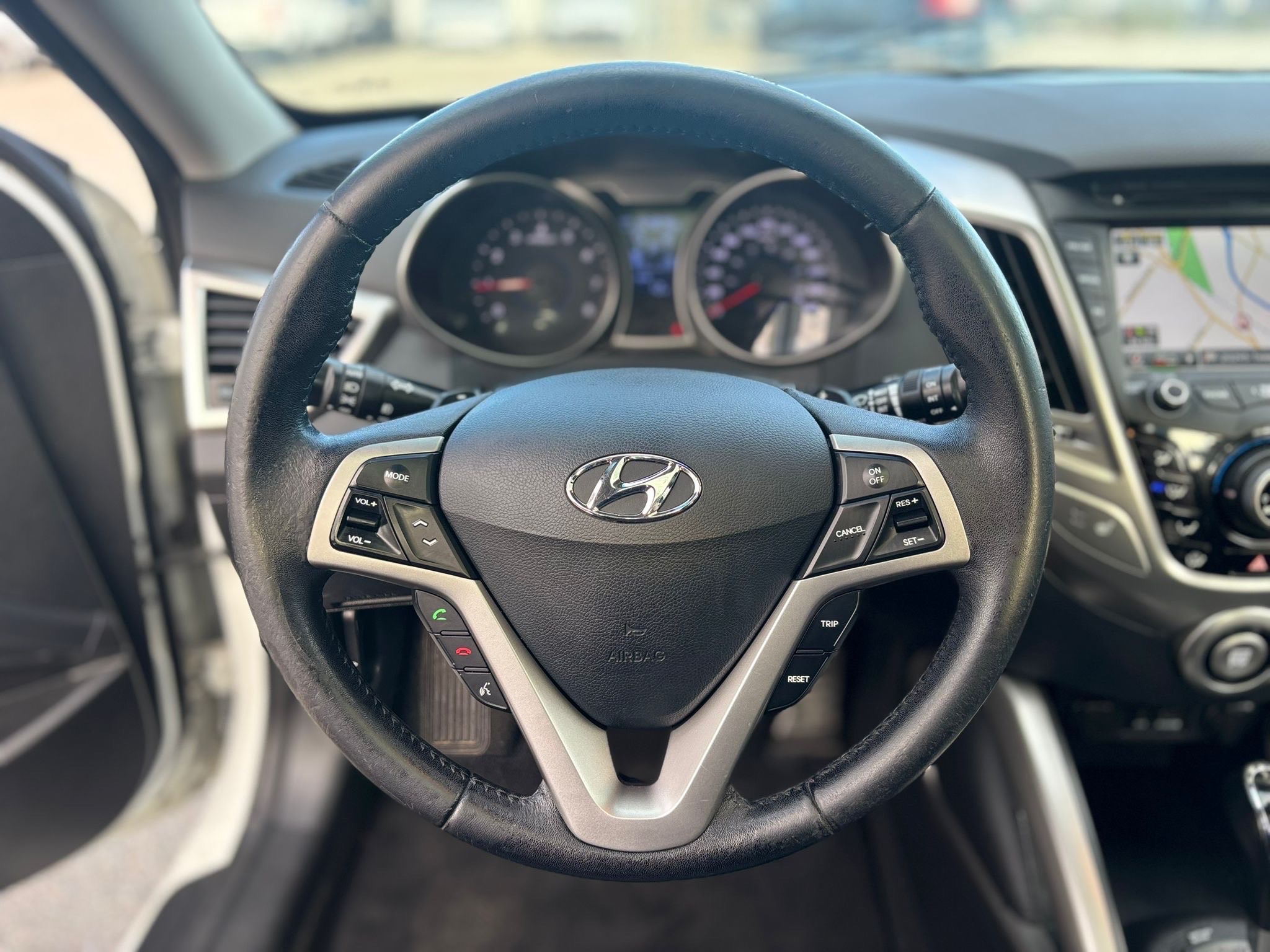 /canwestautoinc/2012-Hyundai-Veloster-3992519999641744.jpg