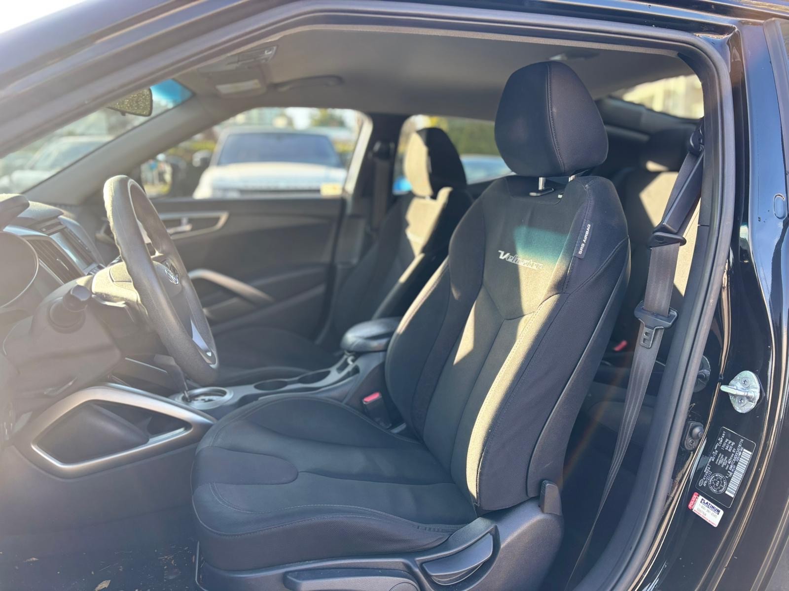/canwestautoinc/2012-Hyundai-Veloster-5878872109084217.jpg